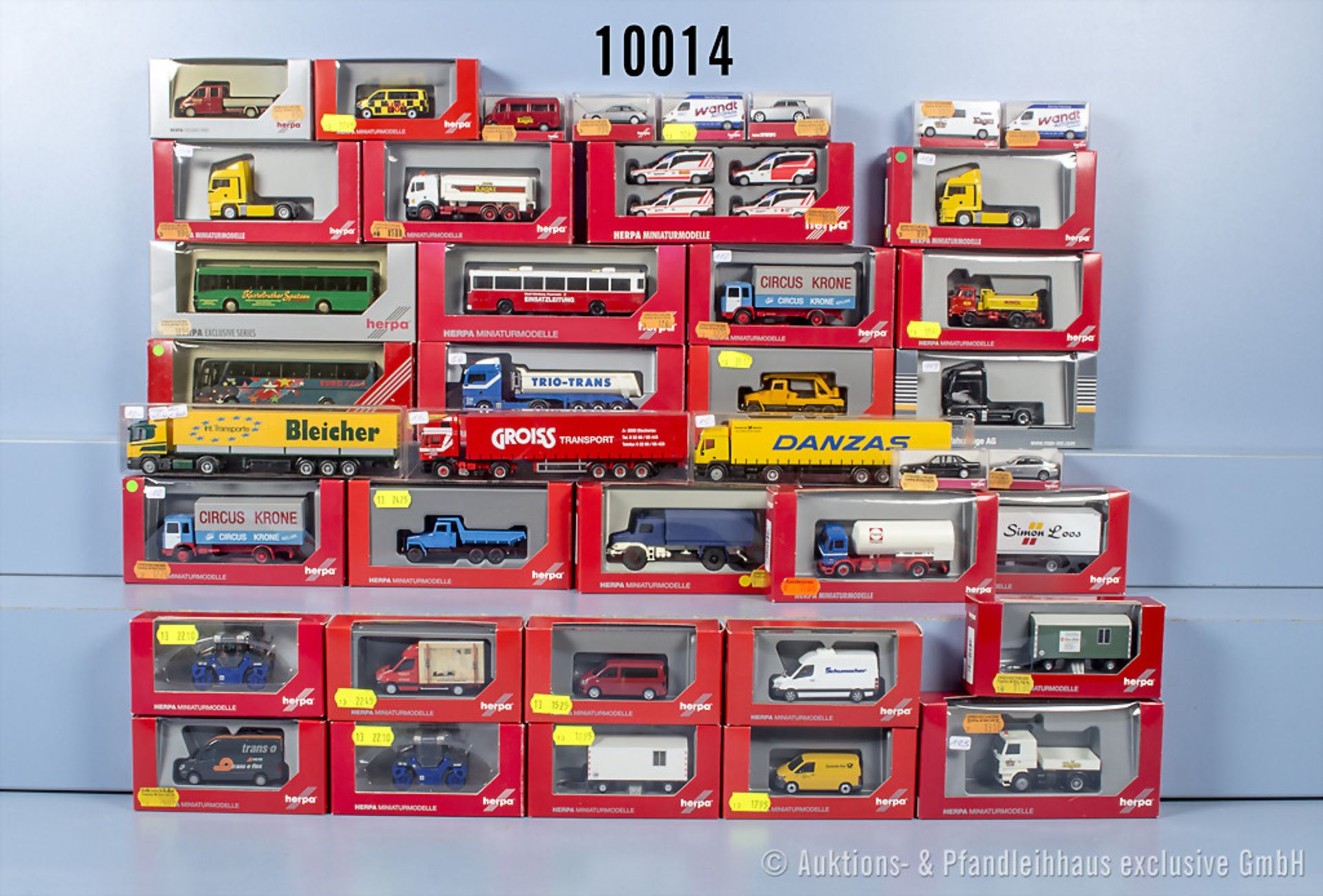 40 Herpa H0 Modellfahrzeuge, dabei LKW, Busse usw., Z 0, ...