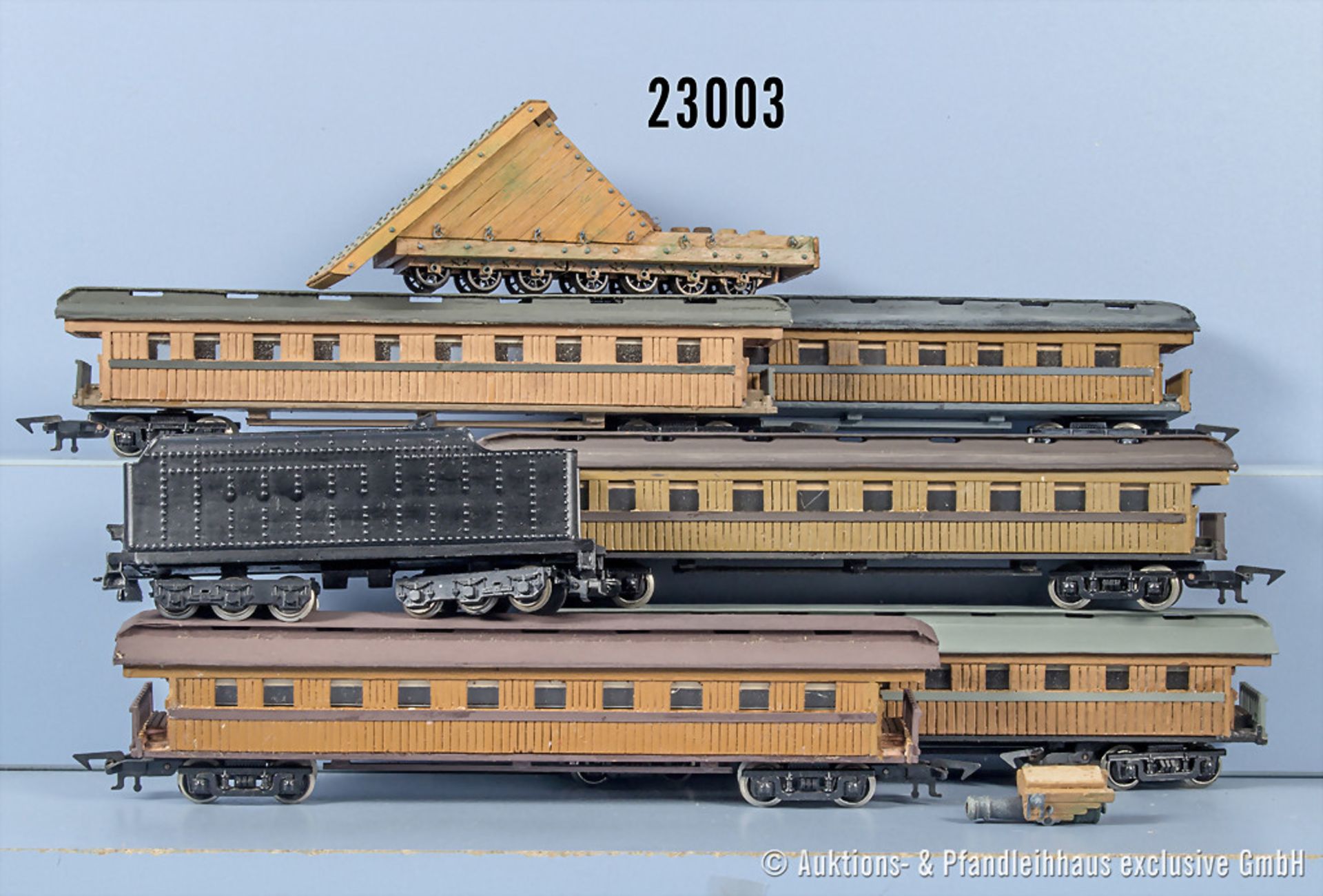 5 H0 US D-Zug-Wagen und 1 Eisenbahngeschütz in Holzbauweise sowie 1 Gußtender, Z 1-2, ...