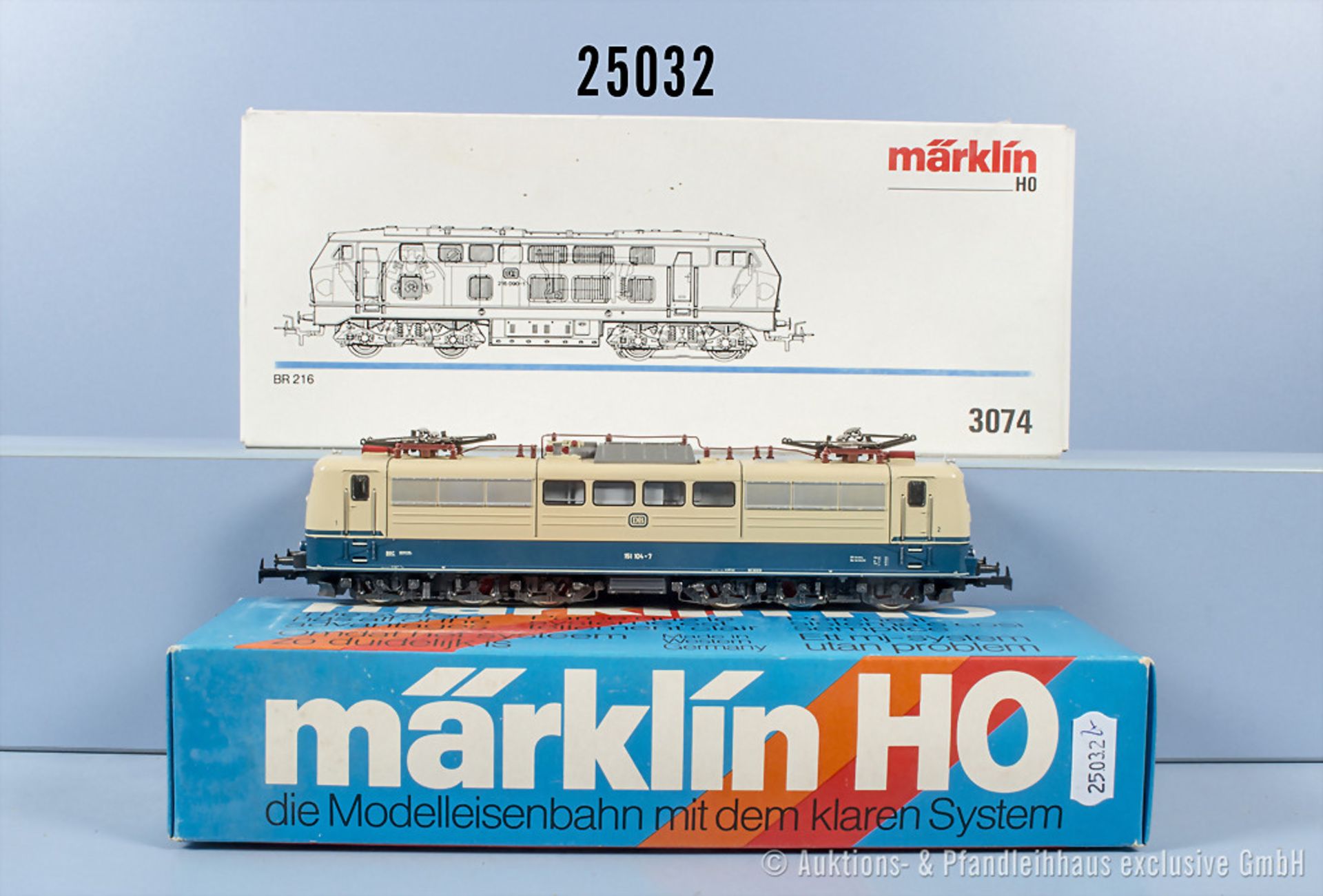 2 Märklin H0 Lokomotiven, dabei 3058 E-Lok der DB, BN 151 04-7 und 3074 Diesellok der ...
