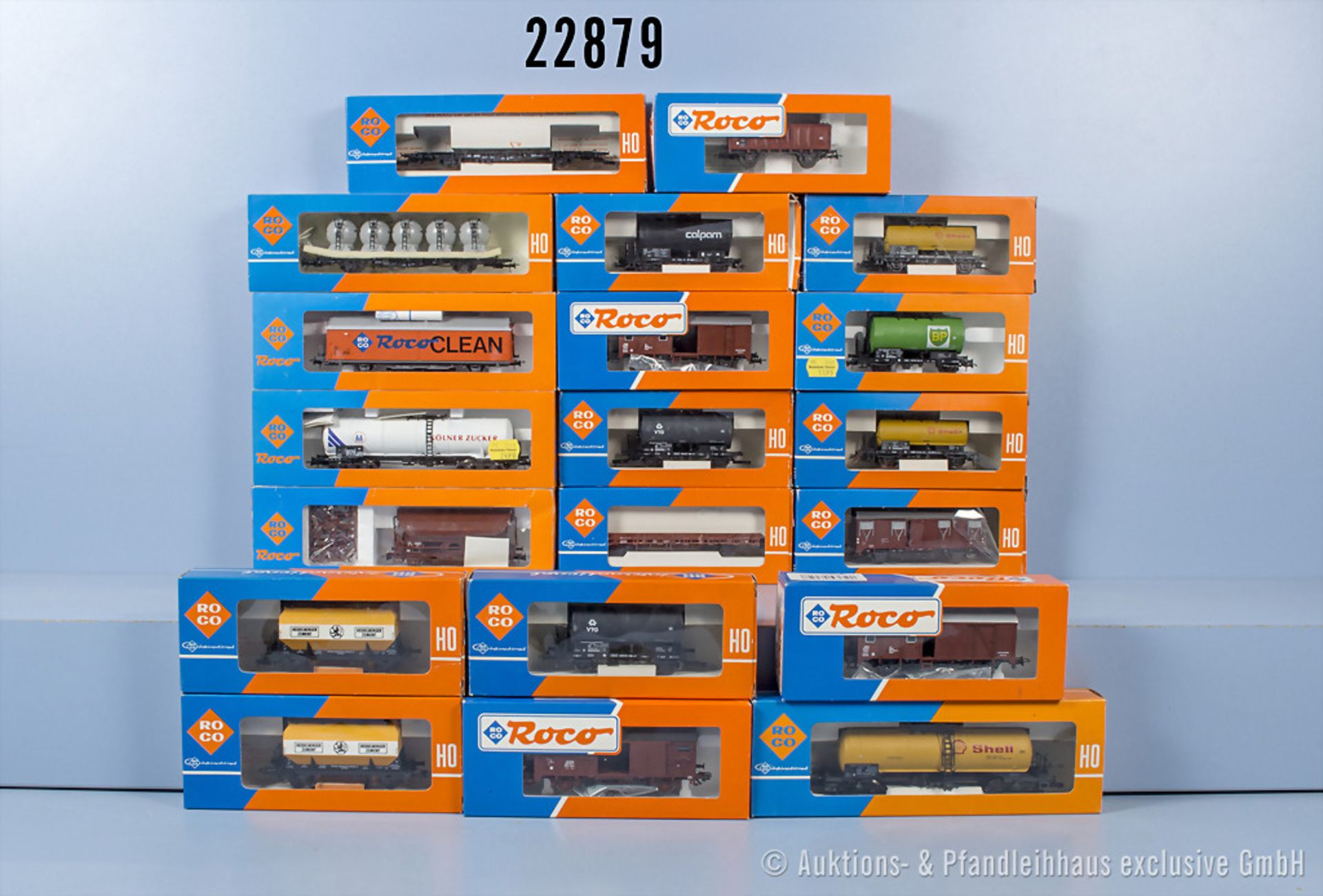 20 Roco H0 Güterwagen, dabei Kesselwagen, Selbstentladewagen, Zementwagen u.a., Z 1, in ...
