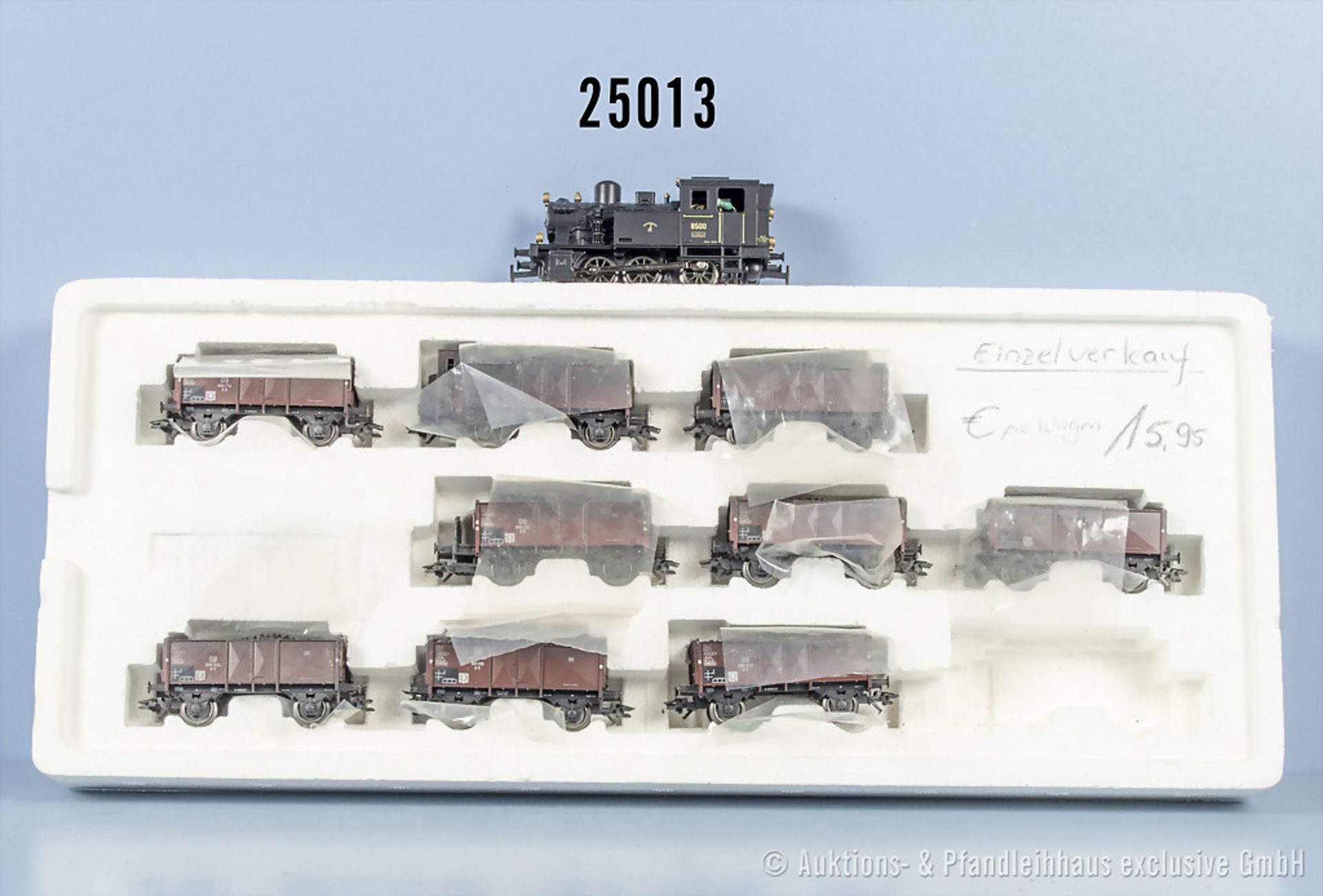 Märklin H0 Güterzug, dabei aus 29216 delta digital Tenderlok der SBB, BN 8500, ...