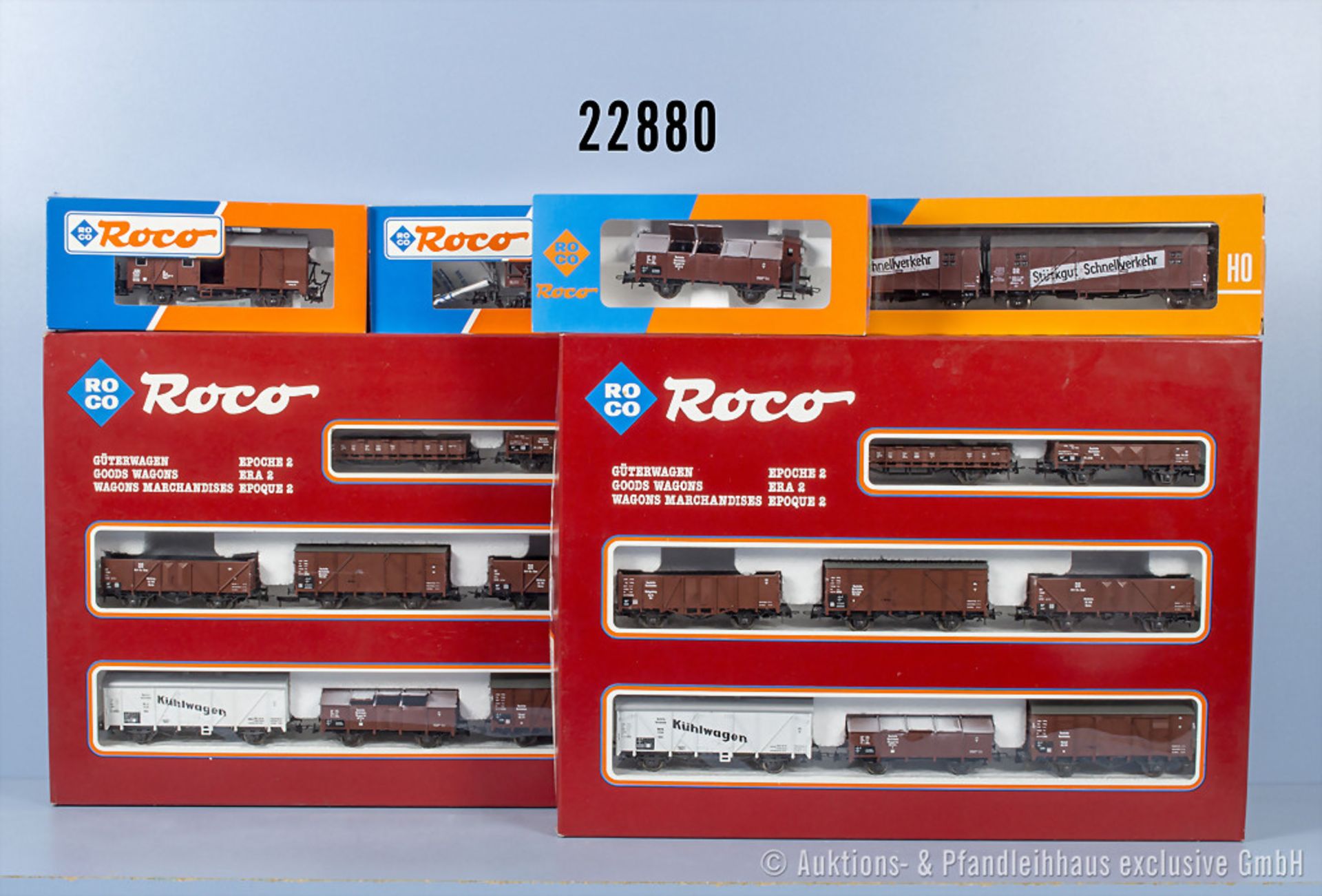 20 Roco H0 Güterwagen, dabei 2 8-teilige Wagensets, 1 Leig-Einheit u.a., Z 1, in ...