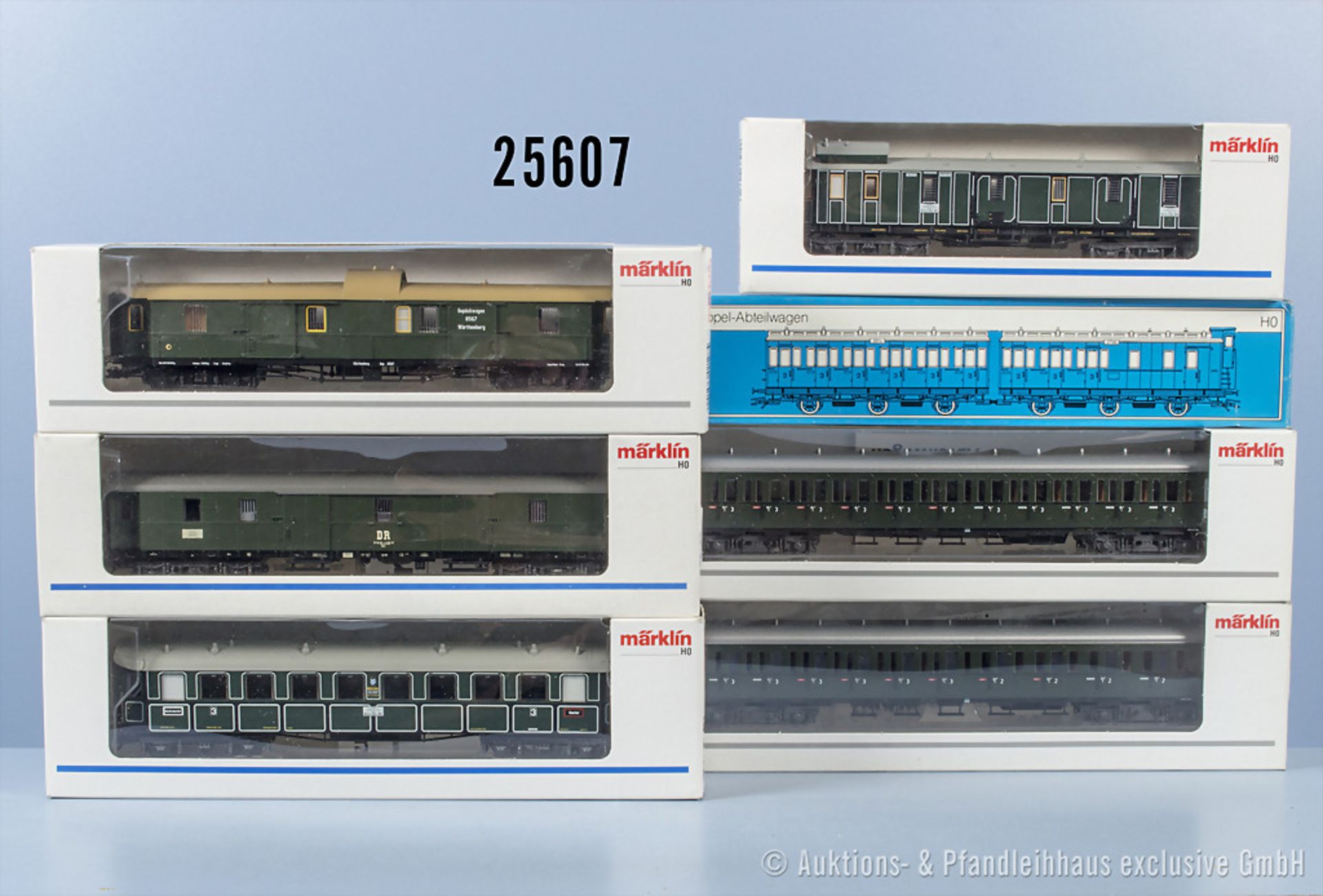 7 Märklin H0 Wagen, dabei 4209, 4379, 41351, 41371, 42128, 43100 und 43110, Z 1, in ...