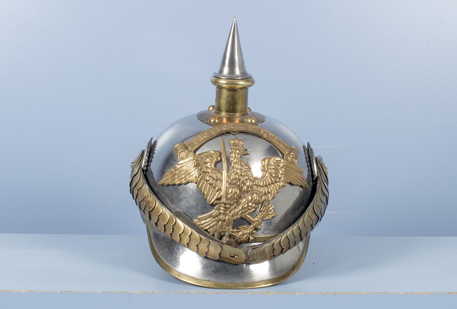 Preußen Pickelhaube vermutlich für einen Fähnrich im Leib-Kürassier-Regiment Nr. 1, ...