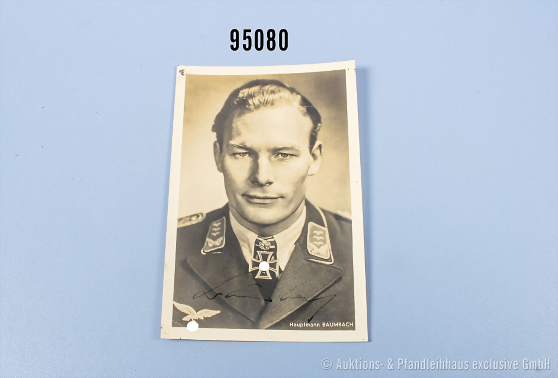 Ritterkreuzträger Postkarte von Photo-Hoffmann, mit OU von Hauptmann Baumbach, guter ...