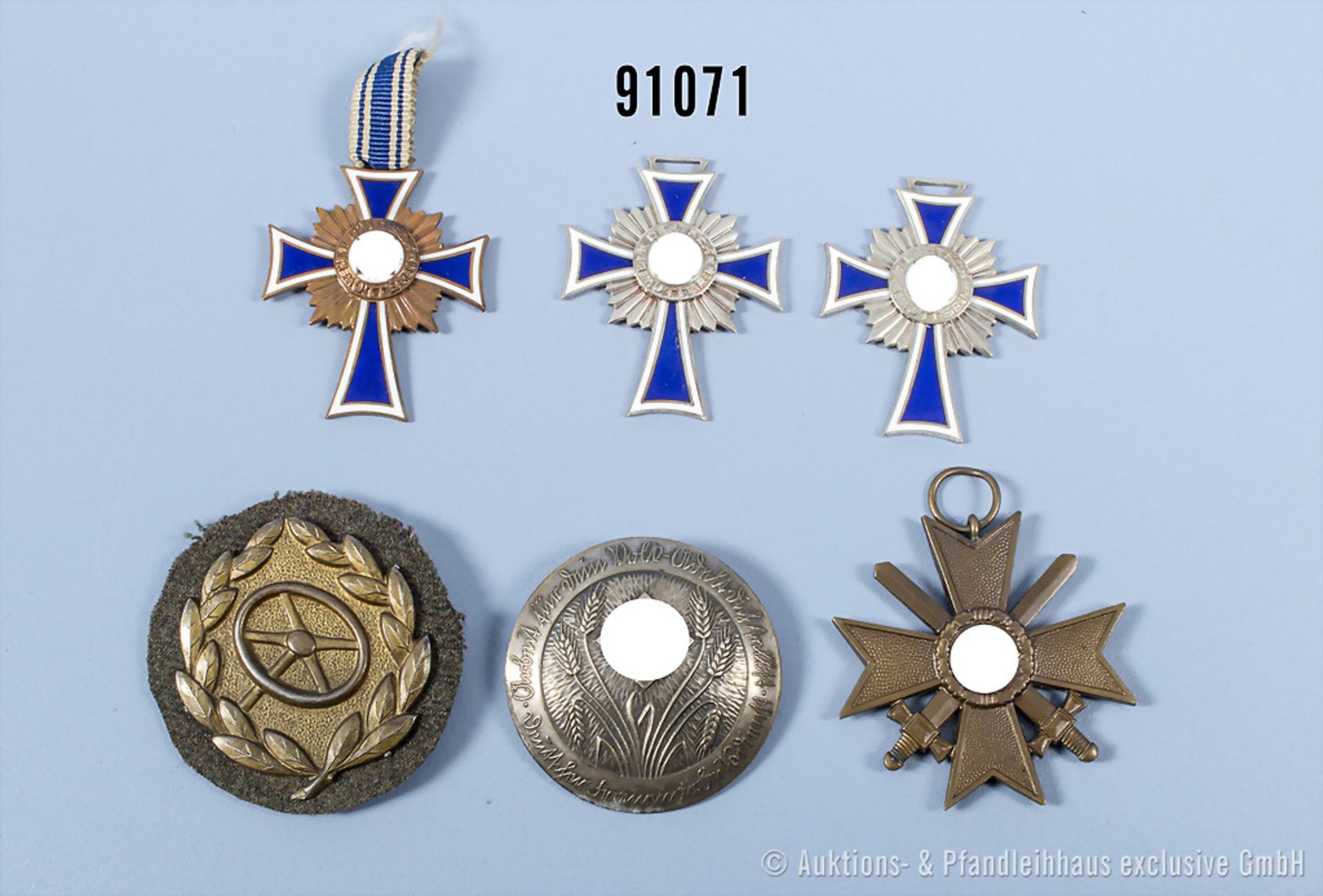 Konv. 3 Mutterkreuze, 2 x Silber und Bronze, Kraftfahr-Bewährungsabzeichen in Bronze, ...