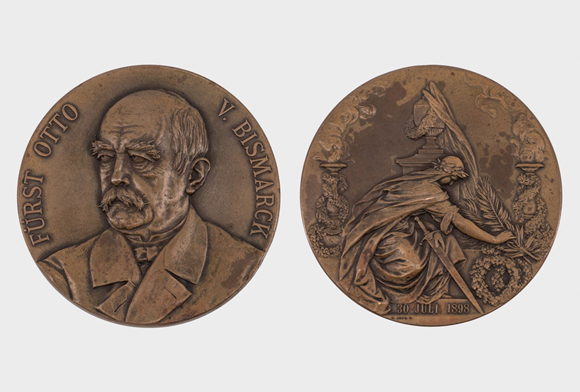 Deutsches Reich, Bronzemedaille 1898, von Loos, auf den Tod Bismarcks, Rs. Germania ...