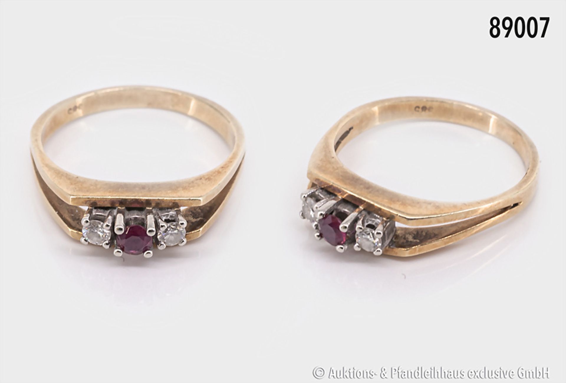Ring, 585er Gelbgold, ca. 1950er Jahre, mit 2 Punktdiamanten und einem Punktrubin, Größe ...