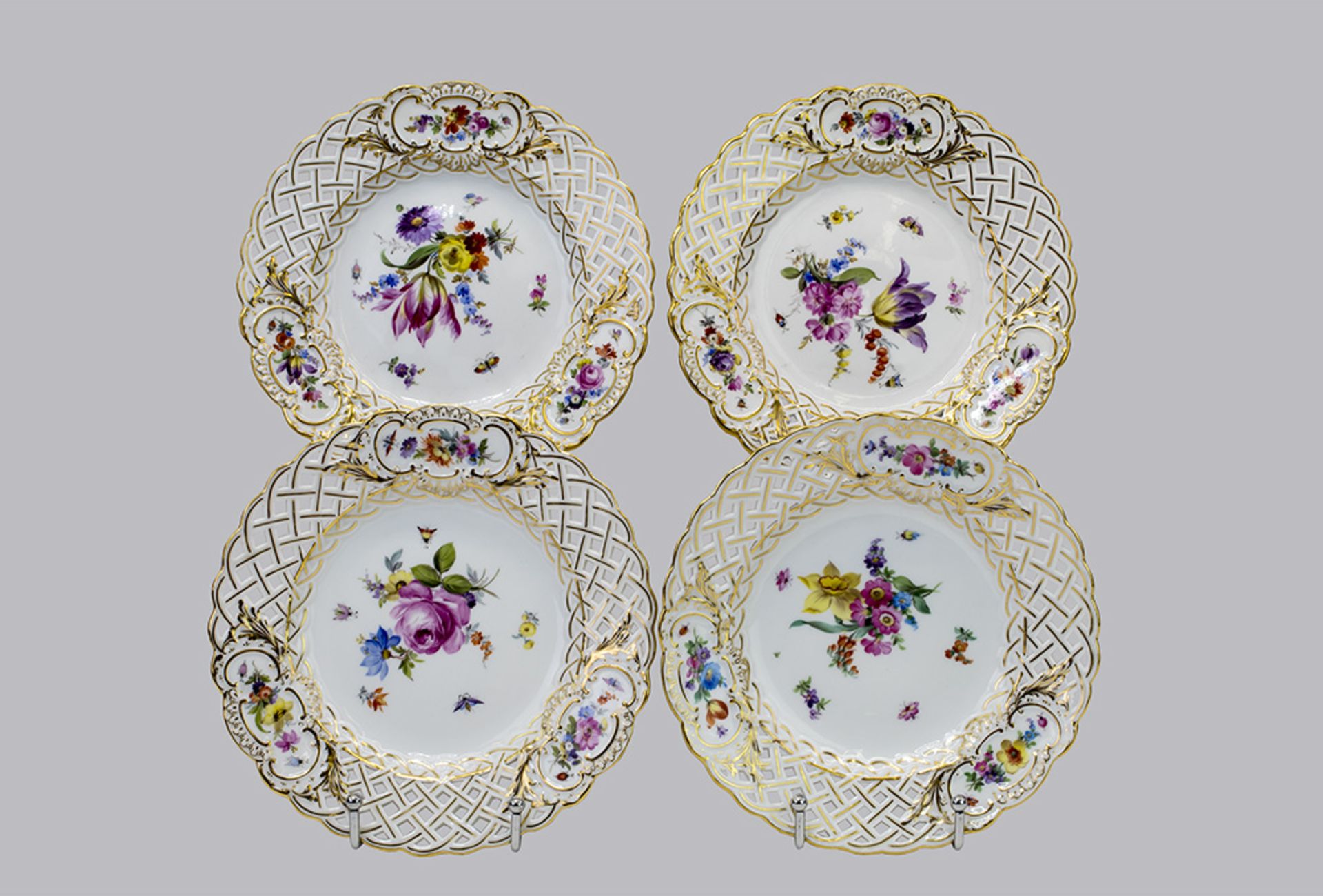 Meissen 4 Durchbruchteller, Porzellan, polychrome Bemalung, reiche Goldstaffage, runde ...