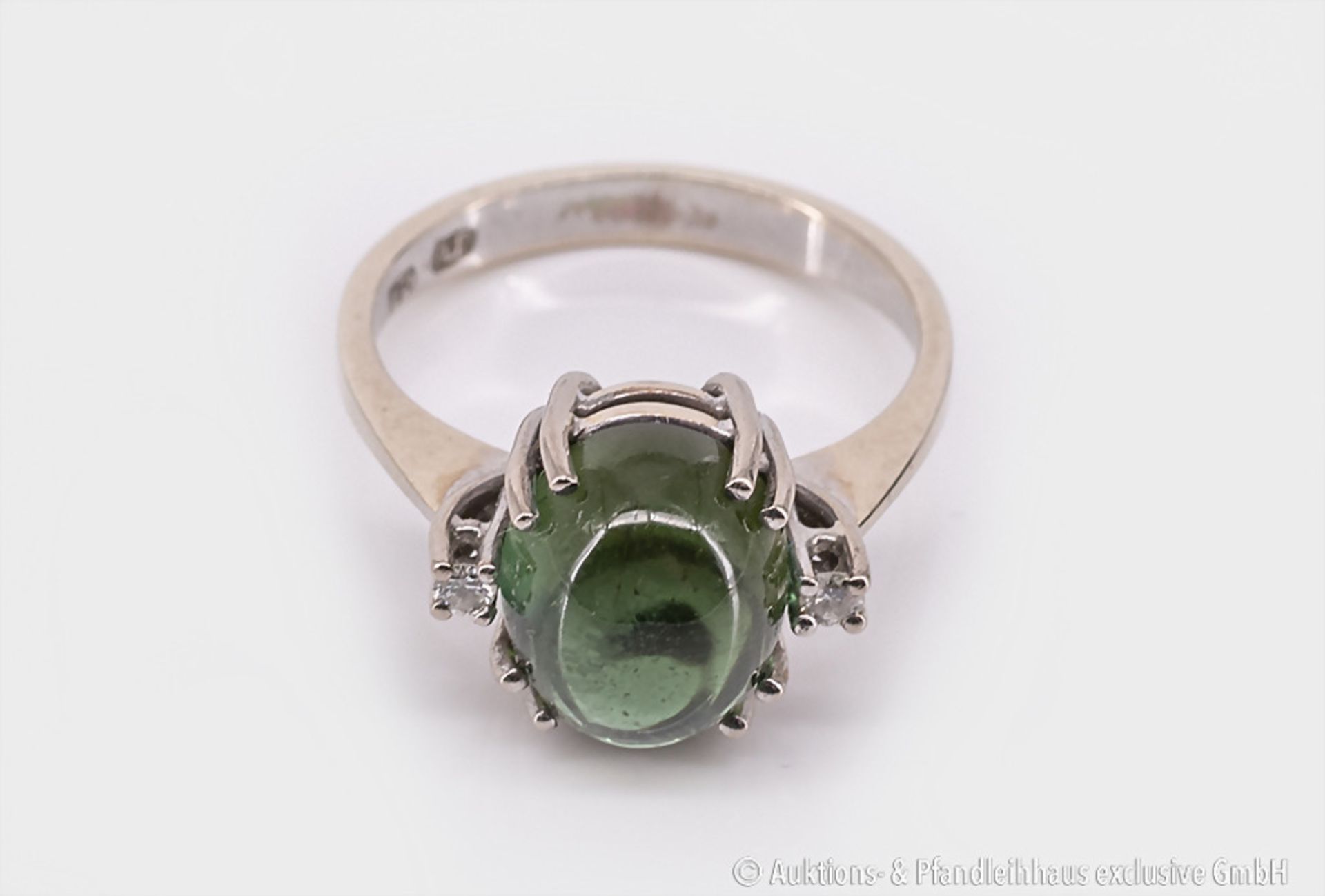 Ring, 750 Weißgold, Krabbenfassung mit einem grünen Stein, vermutlich Turmalin-Cabochon ...