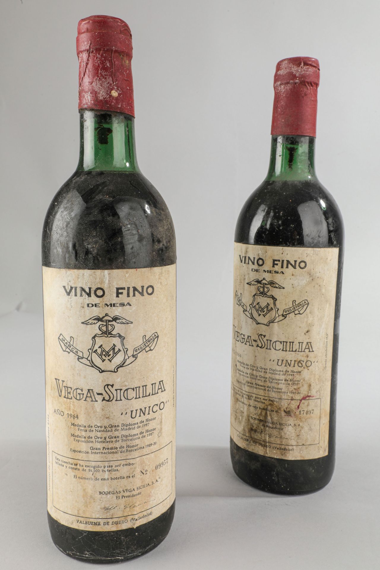 VEGA SICILIA UNICO. 1964. 2 Bouteilles N° 09957 et N°17497 sur production de 96 000 bouteilles. - Image 5 of 5