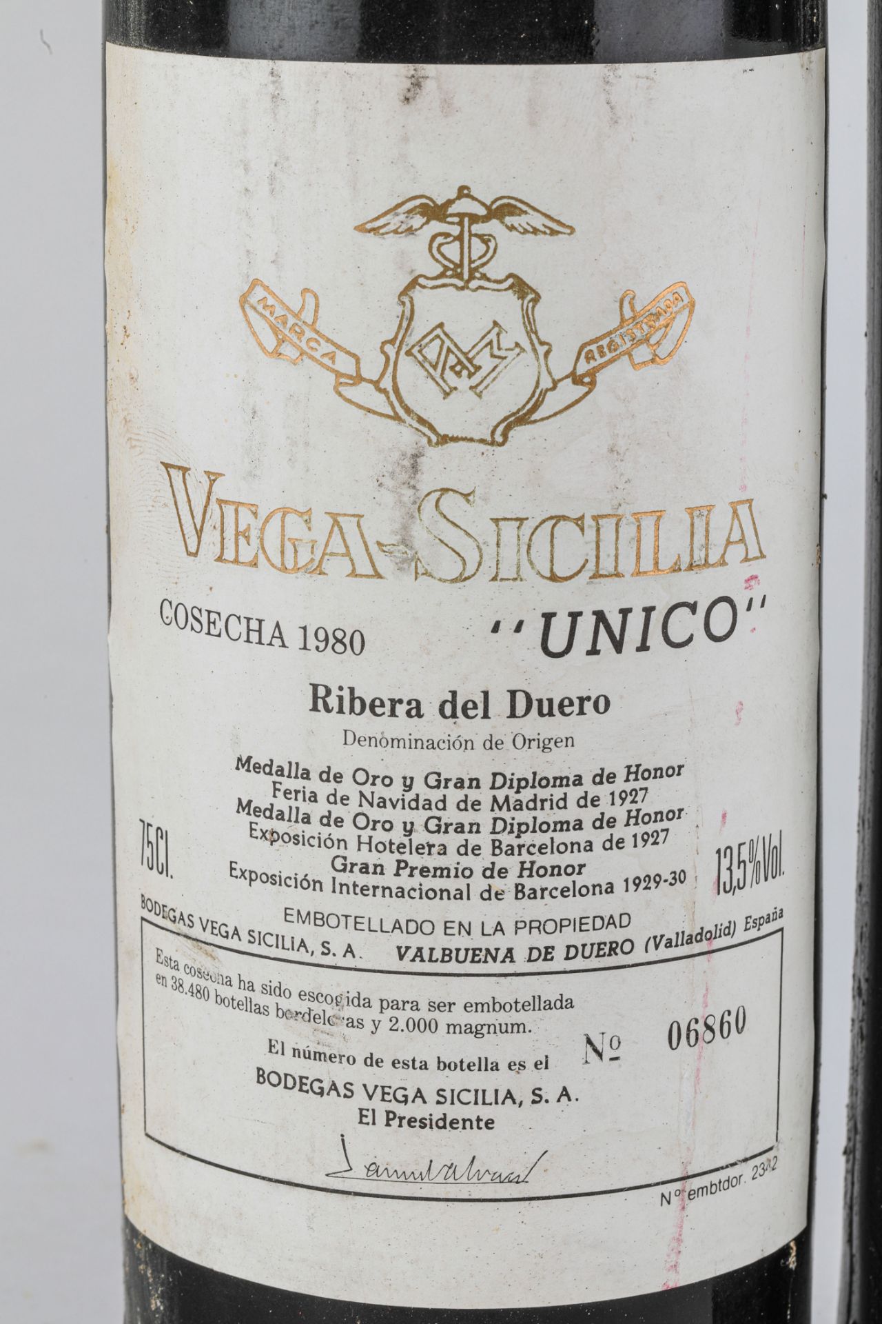 VEGA SICILIA UNICO. 1980. 2 bouteilles. Ribera del Duero. N°06860 et N°06864 sur production 38 480 - Image 3 of 6