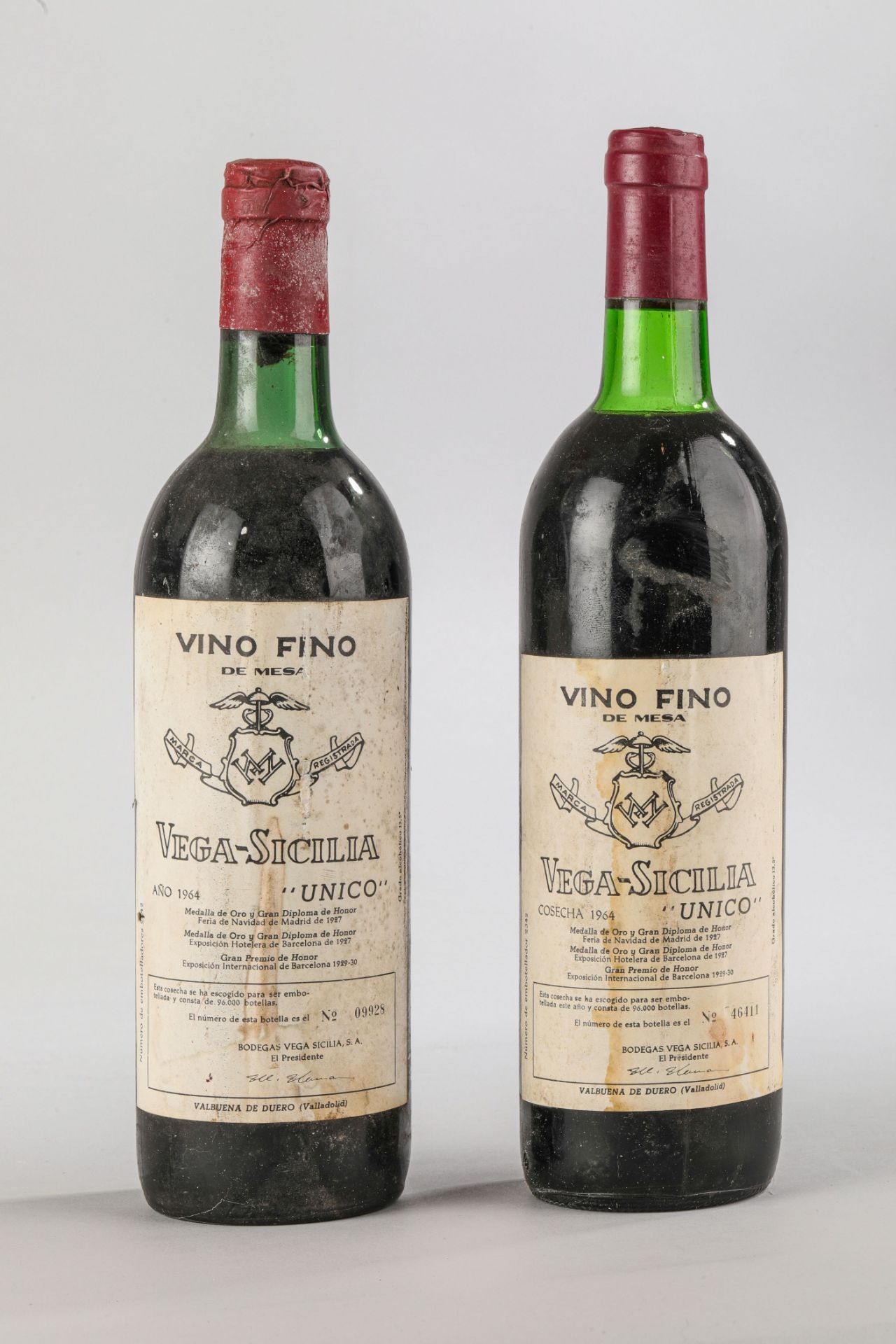 VEGA SICILIA UNICO. 1964. 2 Bouteilles N° 09928 et N°46411 sur production de 96 000 bouteilles.