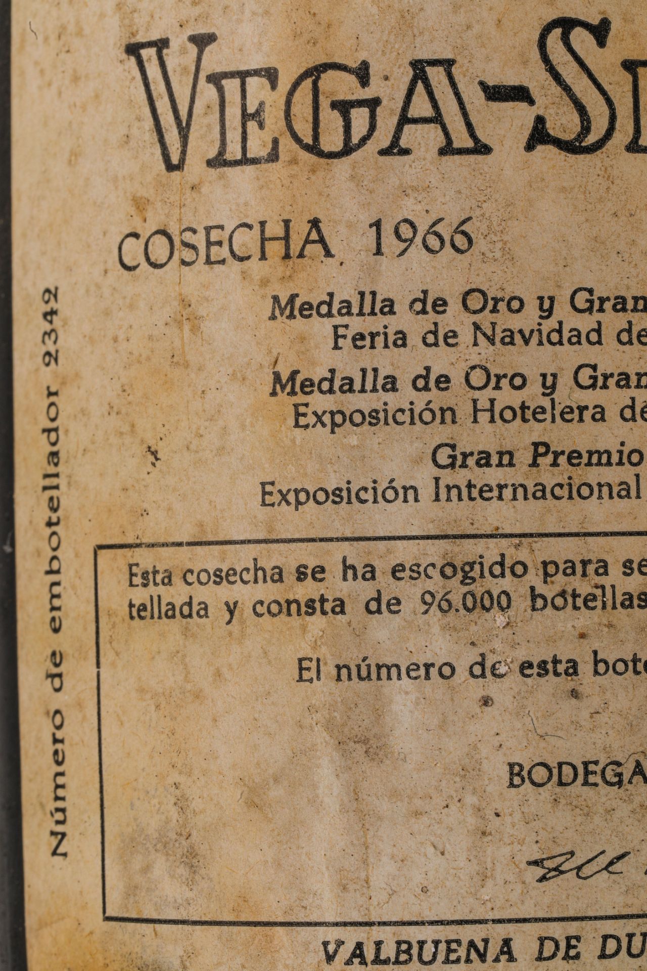 VEGA SICILIA UNICO. 1966. Ribera del Duero. Bouteille N°34684 sur production de 96 000 bouteilles. - Image 3 of 5