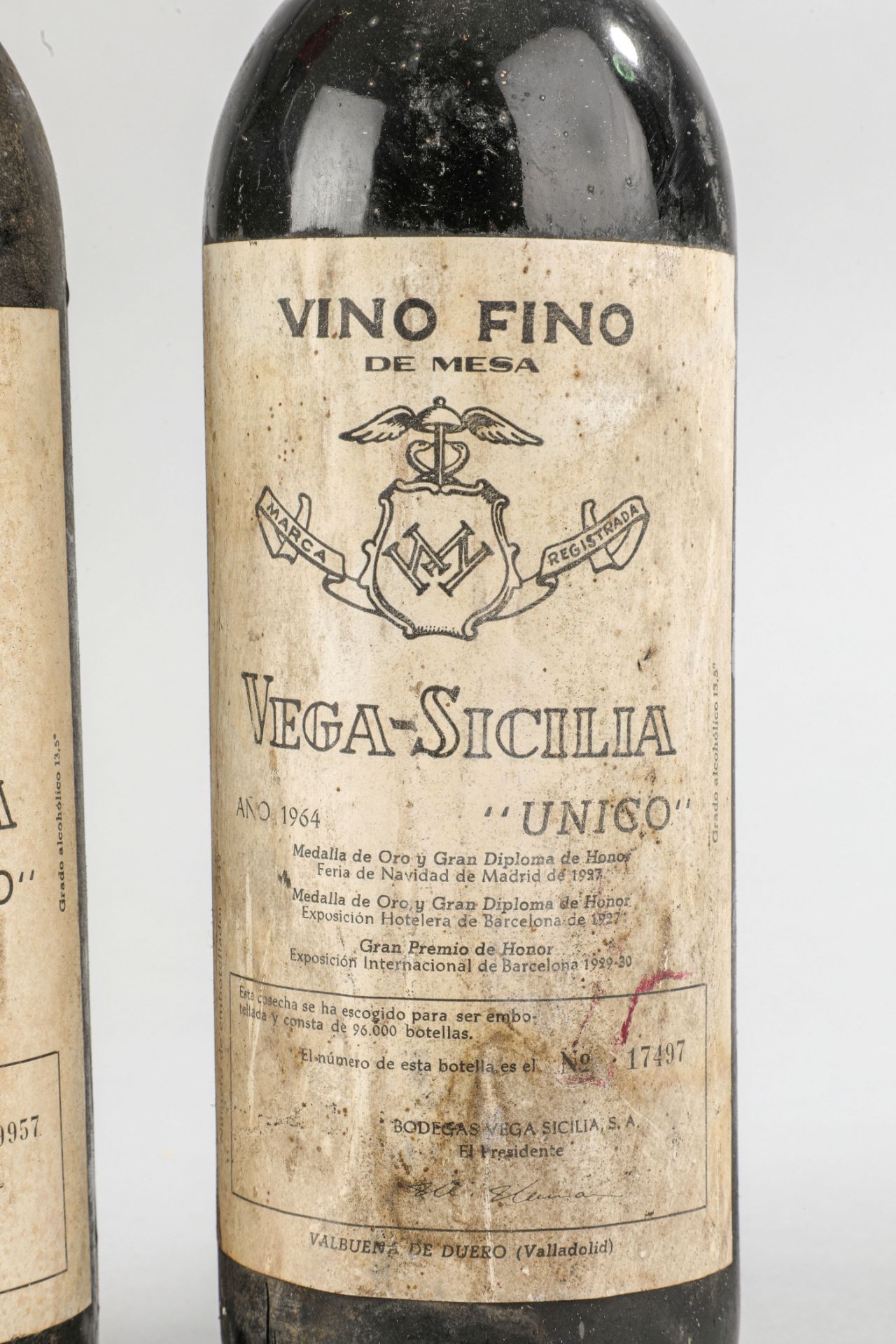 VEGA SICILIA UNICO. 1964. 2 Bouteilles N° 09957 et N°17497 sur production de 96 000 bouteilles. - Image 3 of 5