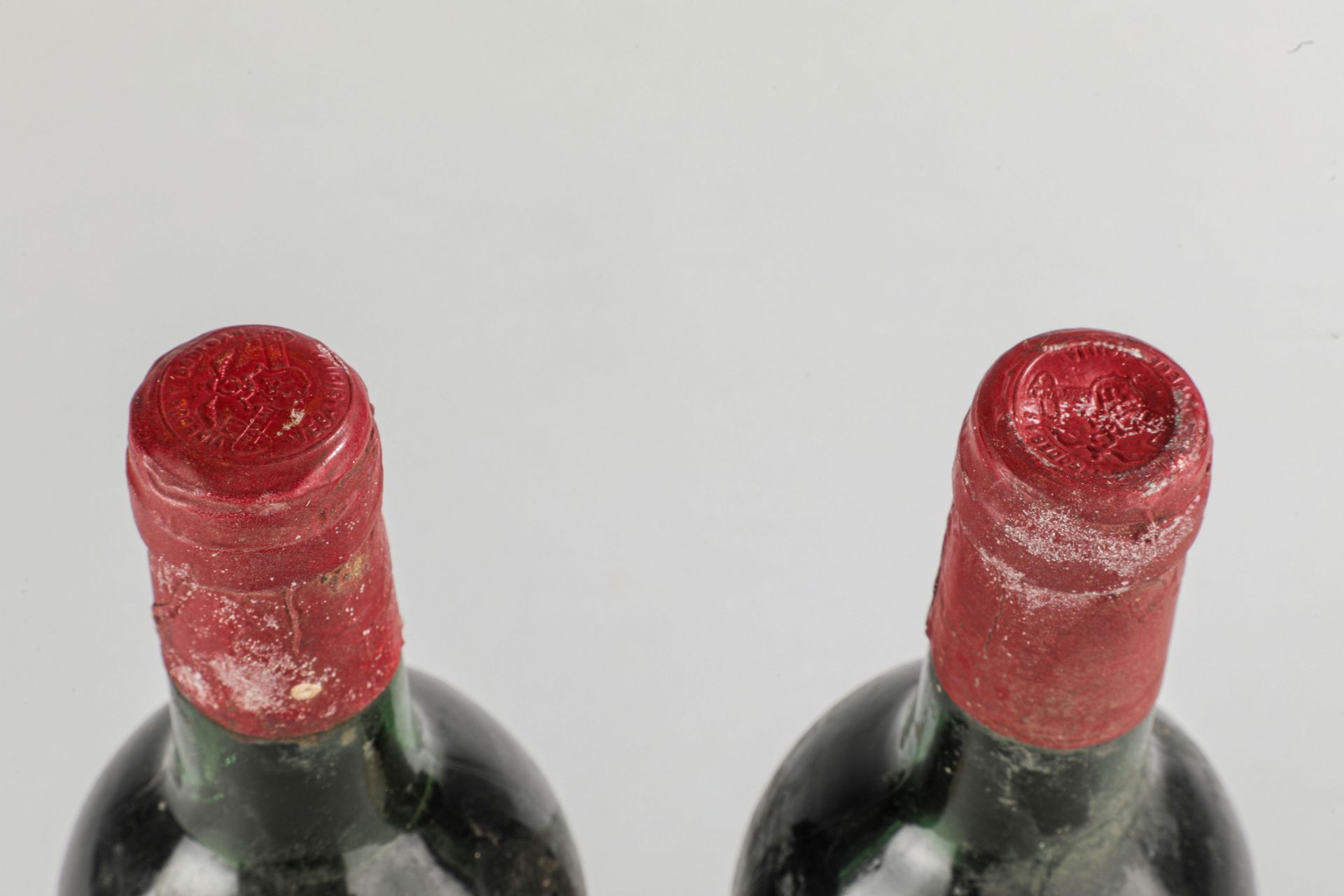 VEGA SICILIA UNICO. 1964. 2 Bouteilles N° 09957 et N°17497 sur production de 96 000 bouteilles. - Image 4 of 5