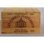 CHÂTEAU LES CARMES HAUT BRION. 2010. 12 bouteilles dans caisse d'origine fermée. Péssac Léognan.