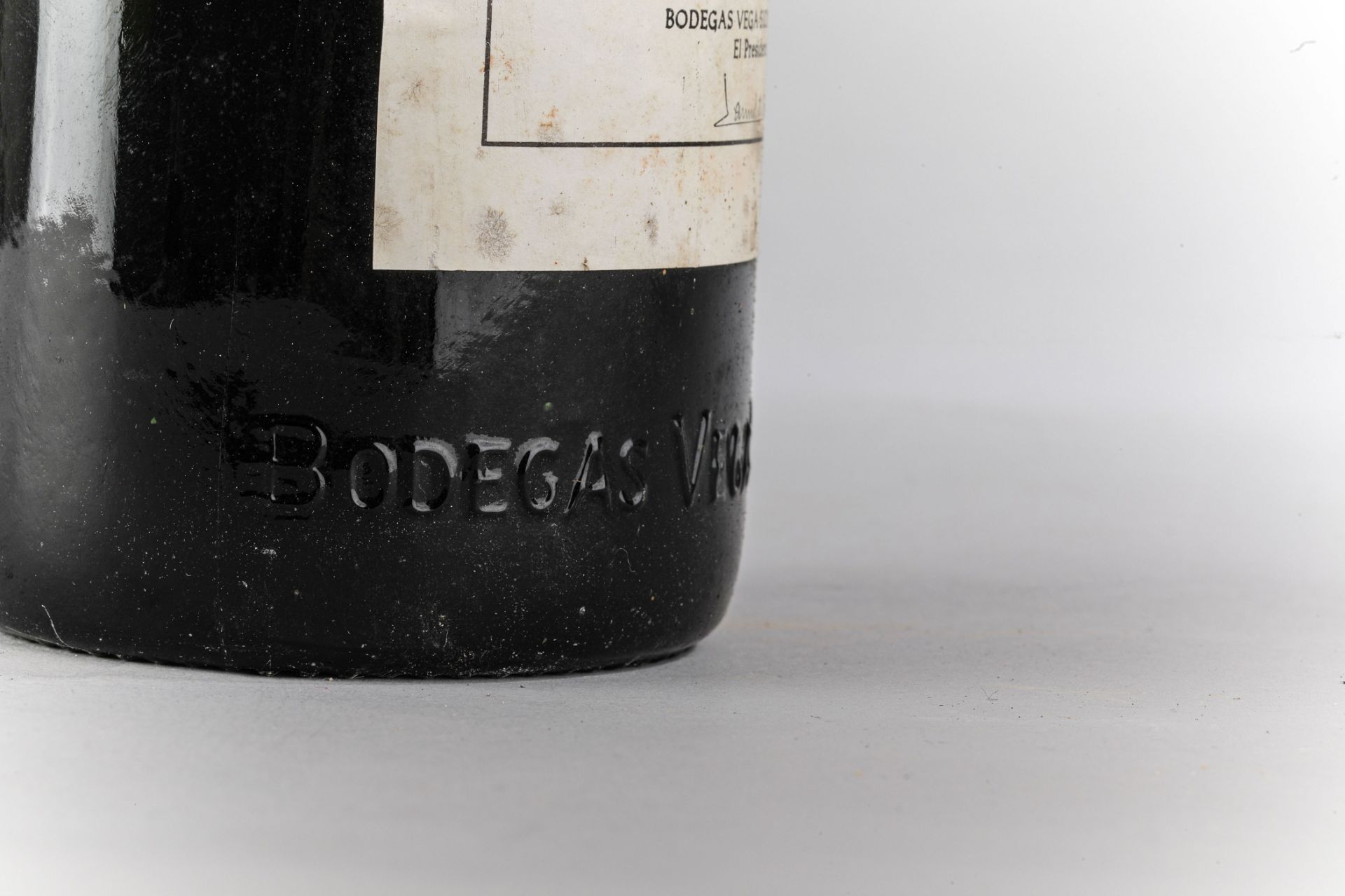 VEGA SICILIA UNICO. 1968. Ribera del Duero. Bouteille N°32498 sur production 45 300 bouteilles. - Bild 5 aus 6