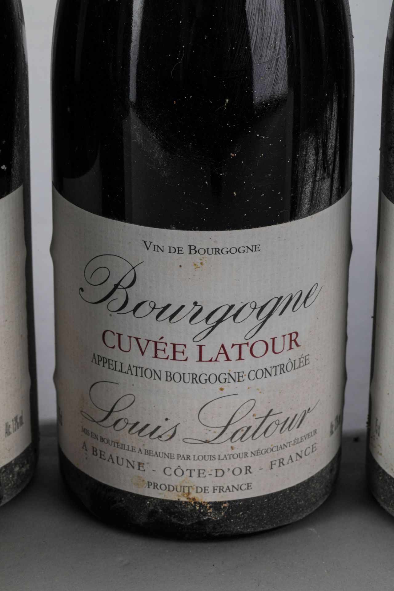 BOURGOGNE CUVEE LATOUR.2010. 8 bouteilles. Louis Latour. - Bild 2 aus 4