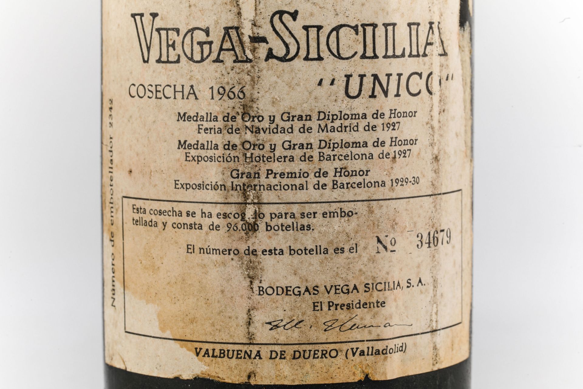 VEGA SICILIA UNICO. 1966. Ribera del Duero. Bouteille N°34679 sur production de 96 000 bouteilles. - Image 4 of 5