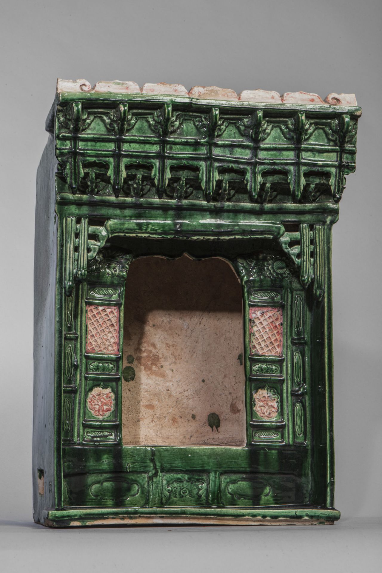 Modèle de devanture de maison en céramique à glaçure monochrome verte Chine Dynastie Ming 1368 à