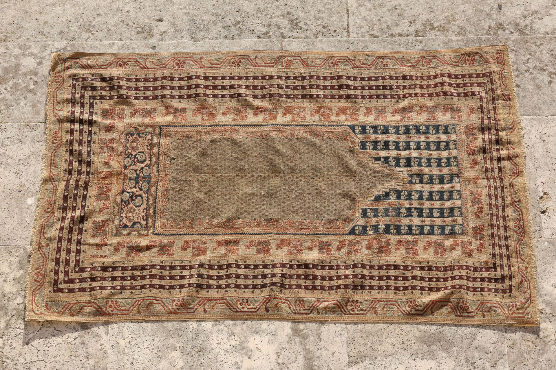 Tapis Ghiordes en laine 19ème198 x 134 cm OU 250 X 148