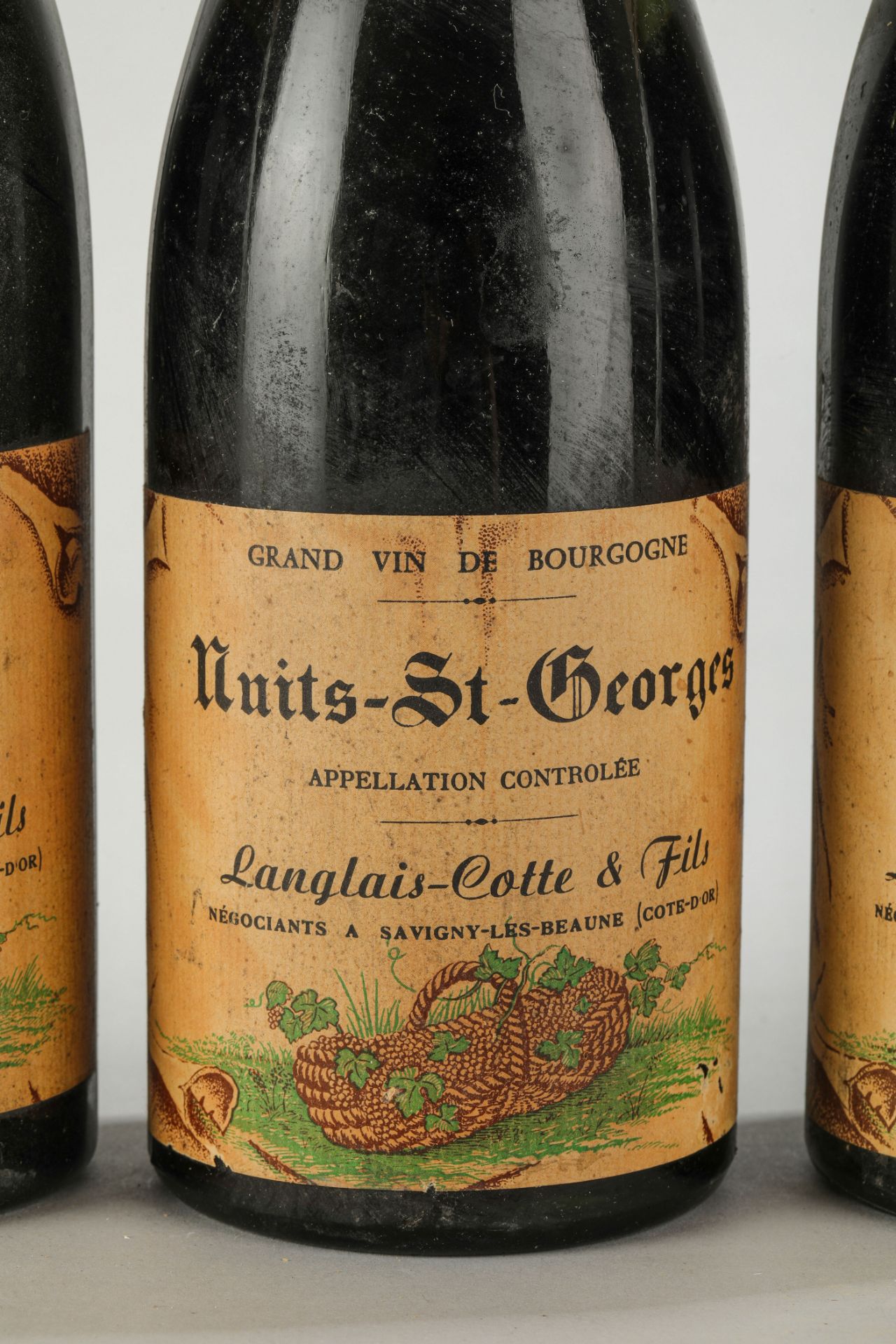 DOMAINE LANGLAIS COTTE ET FILS 1959 Négociants à Savigny les Beaune 3 bouteilles une CORTON 1959 Une - Image 3 of 4