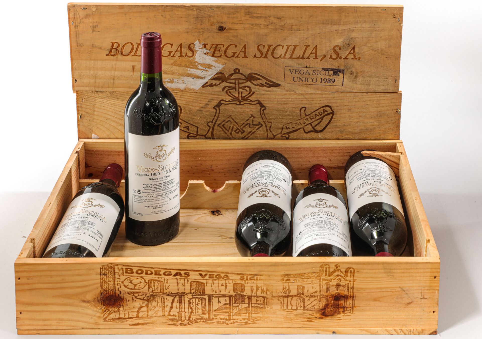 VEGA SICILIO UNICO 5 bouteilles dans sa caisse en bois d'origine Ribeira del Duero N°092824 à