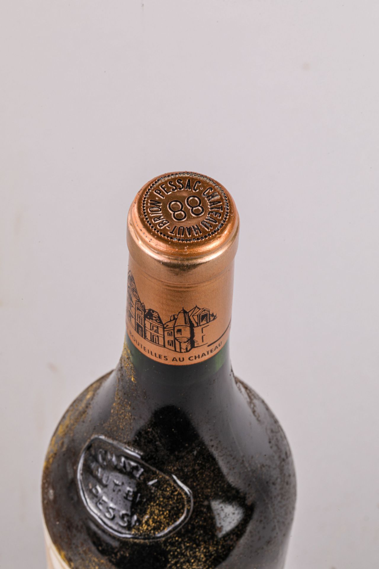 CHÂTEAU HAUT BRION Cru classé de Graves 1988 - Image 2 of 2