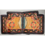 Tapis de selle de cavalier Tibétain Laine de Yack polychrome Tibet Ancien 118x68cm