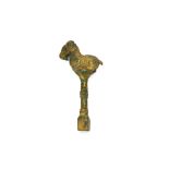 Hampe de bâton ou sceptre surmonté d’un mouflon finement ciselé de motifs de Leïwen Bronze doré au