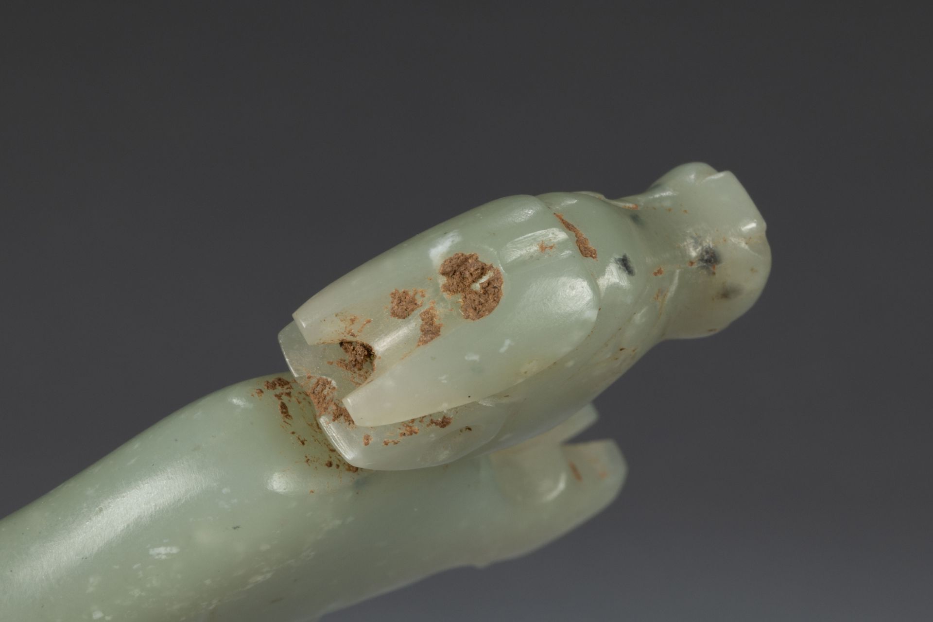 Buffle debout , élément de parure Jade céladon Dynastie des Han 206 avant JC à 220 après7,7cm x 1, - Image 5 of 7