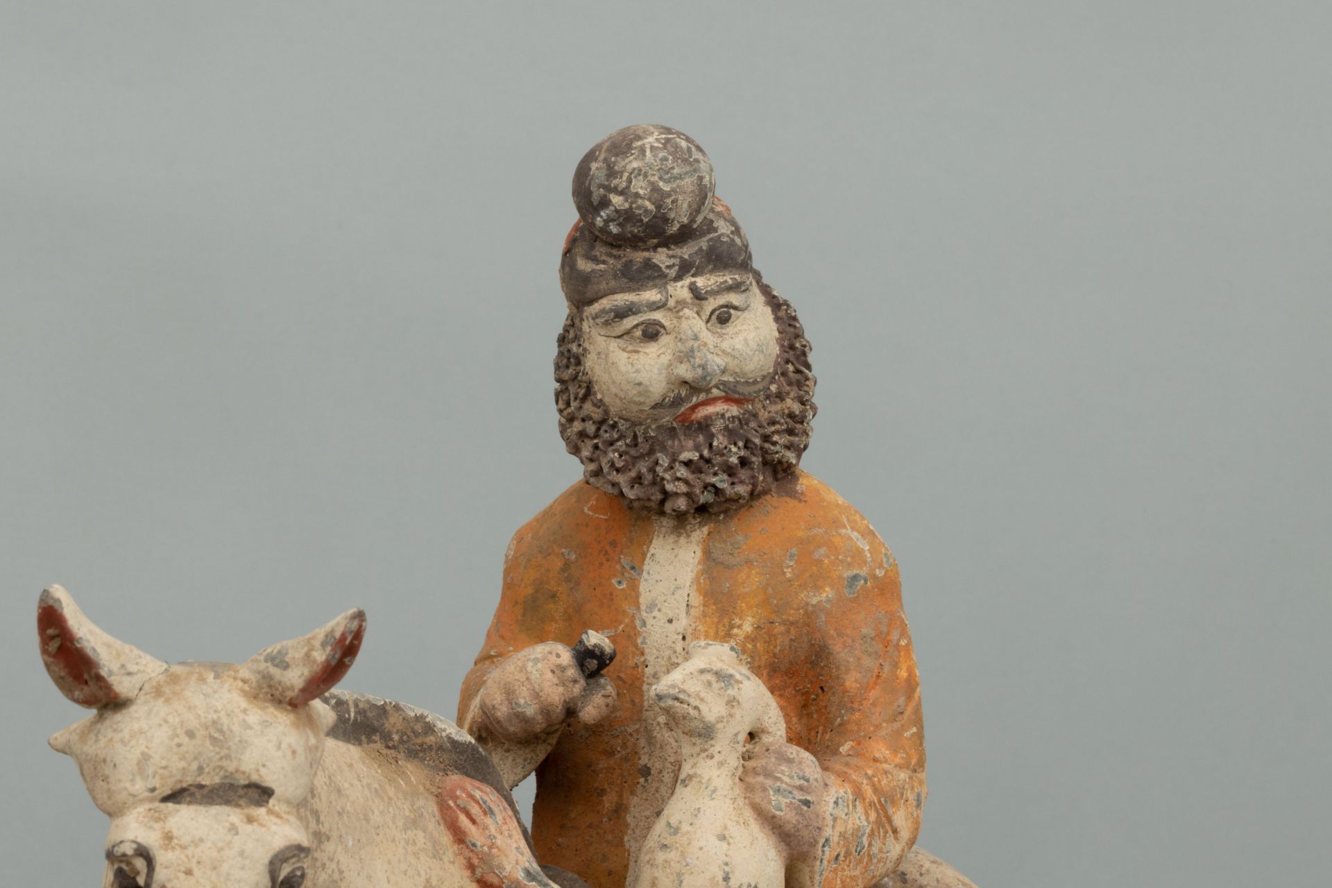 Paire de cavaliers Perse sur la route de la soie, chevauchant leur montures à l’arrêt les quatre - Image 2 of 11