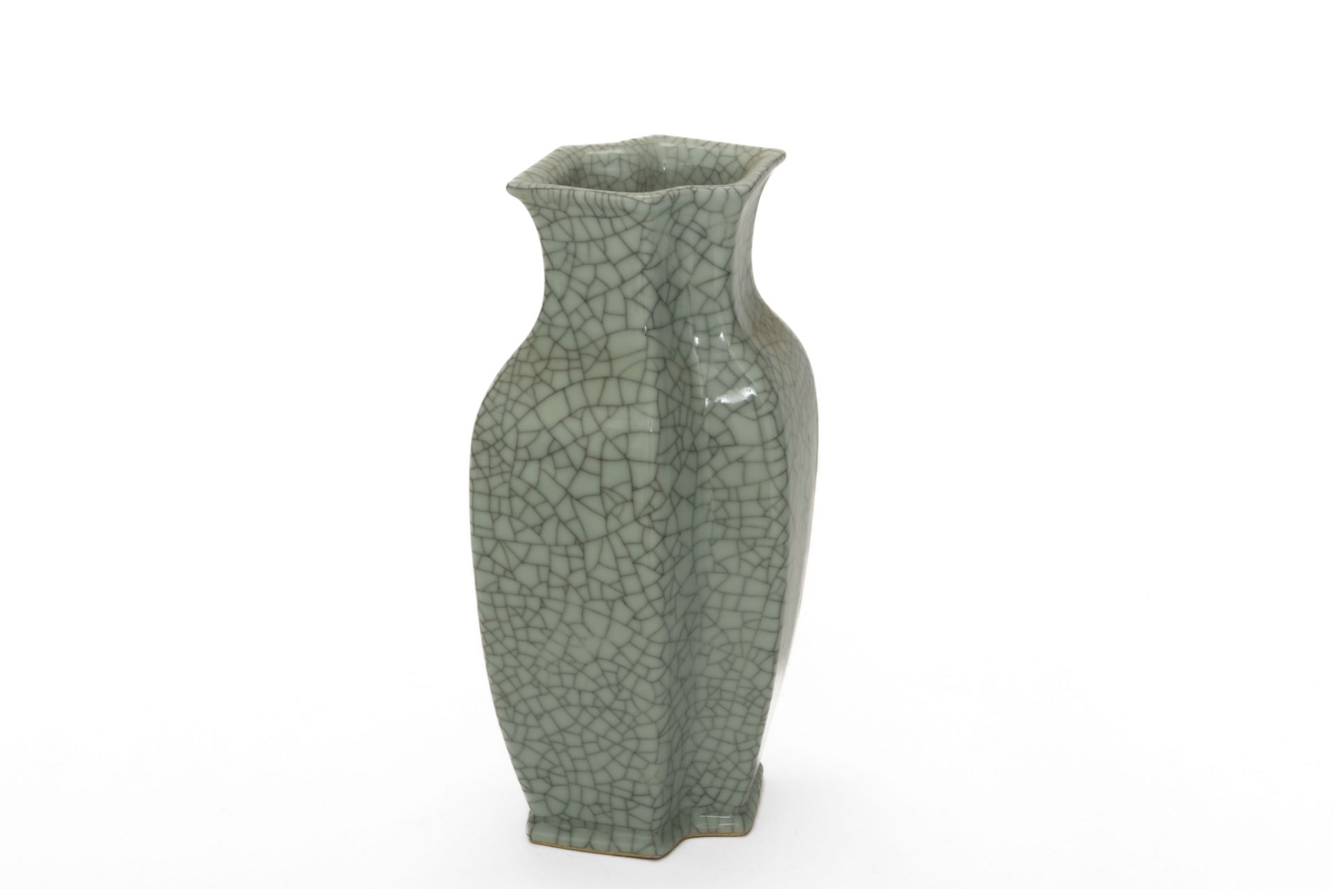 Vase « Ghe Yao » Janus à double corps hexagonal en porcelaine grise à large craquelure de type Chine - Bild 2 aus 7