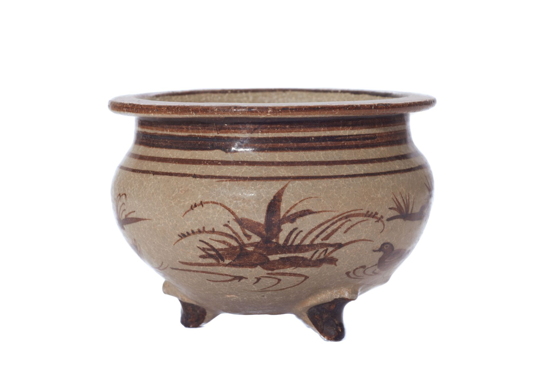 Brûle parfum Cizhu de forme Ding en grès porcelaineux à décors de paysage lacustre en brun sur - Bild 2 aus 5