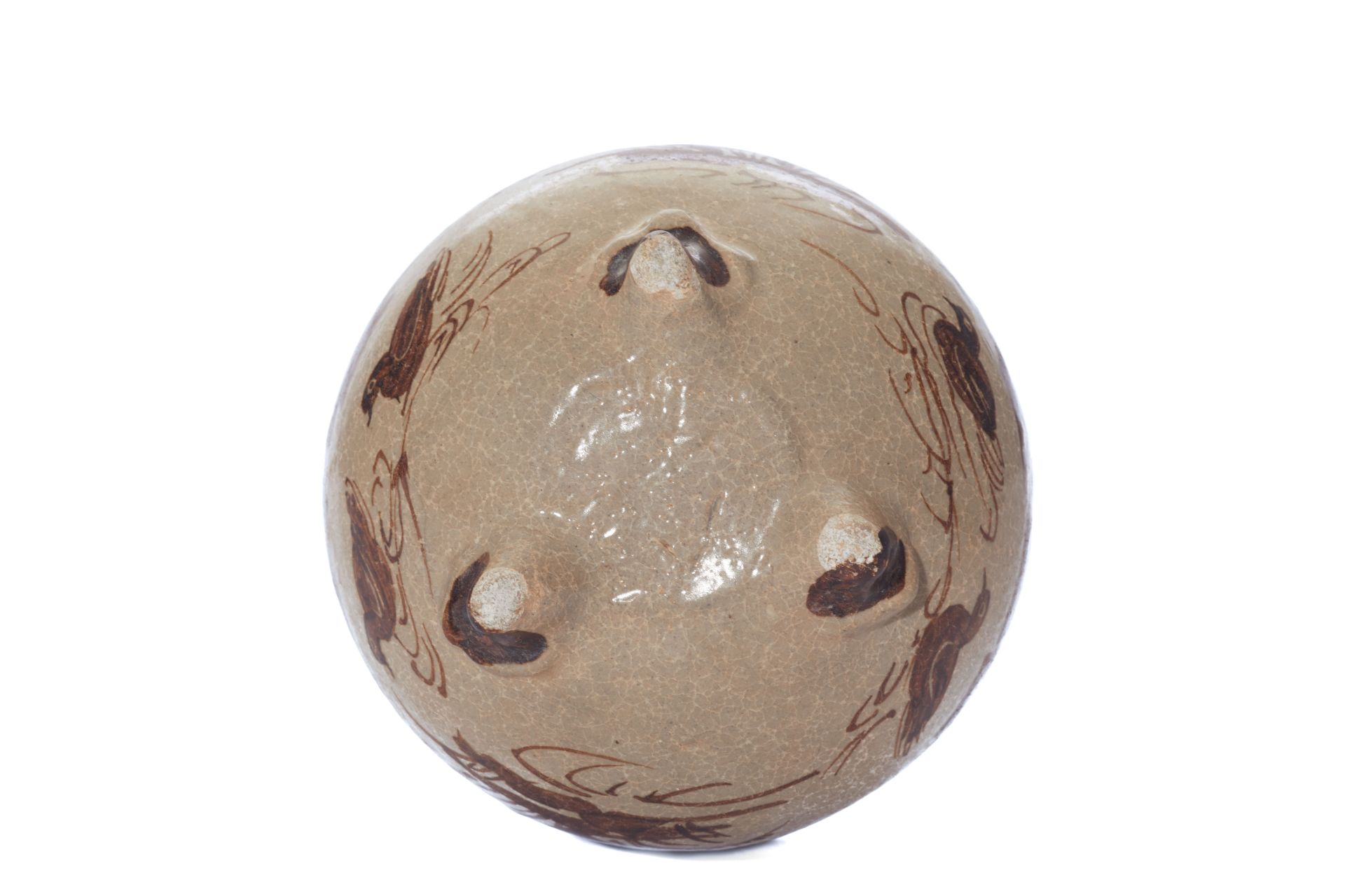 Brûle parfum Cizhu de forme Ding en grès porcelaineux à décors de paysage lacustre en brun sur - Bild 5 aus 5
