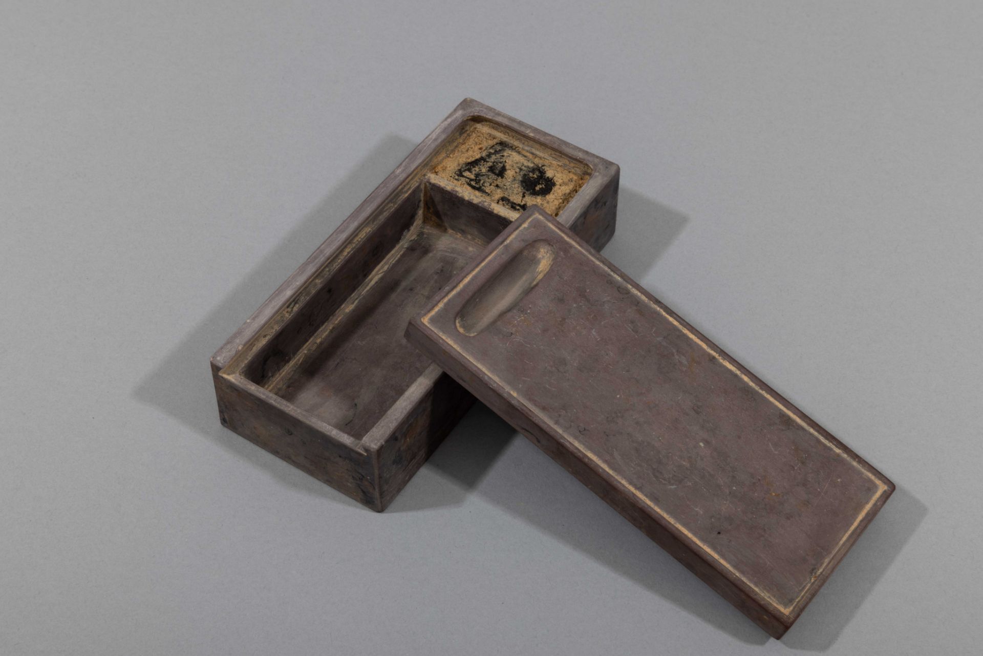 Objet de lettré, pierre à encre quadrangulaire à couvercle Chine Dynastie Song 960 à 1279 4,5 cm x - Bild 4 aus 7