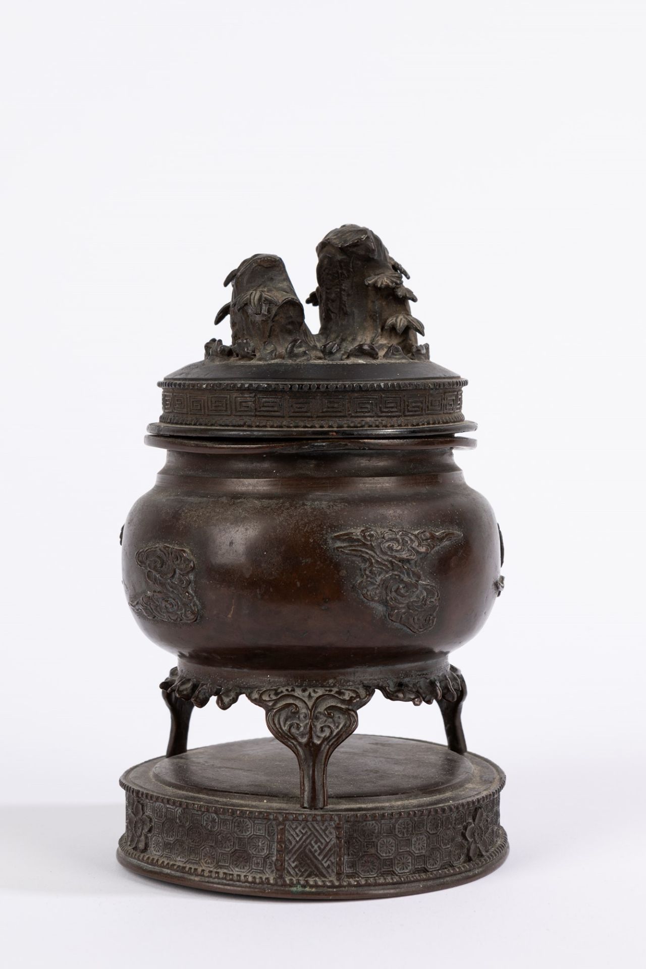 A tripod bronze censer. Japan, Meiji period (1868-1912)