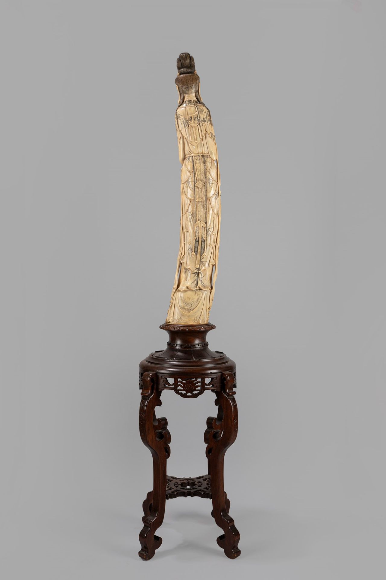 *Large finely carved ivory Guanyin. China, early 20th century - Image 3 of 3