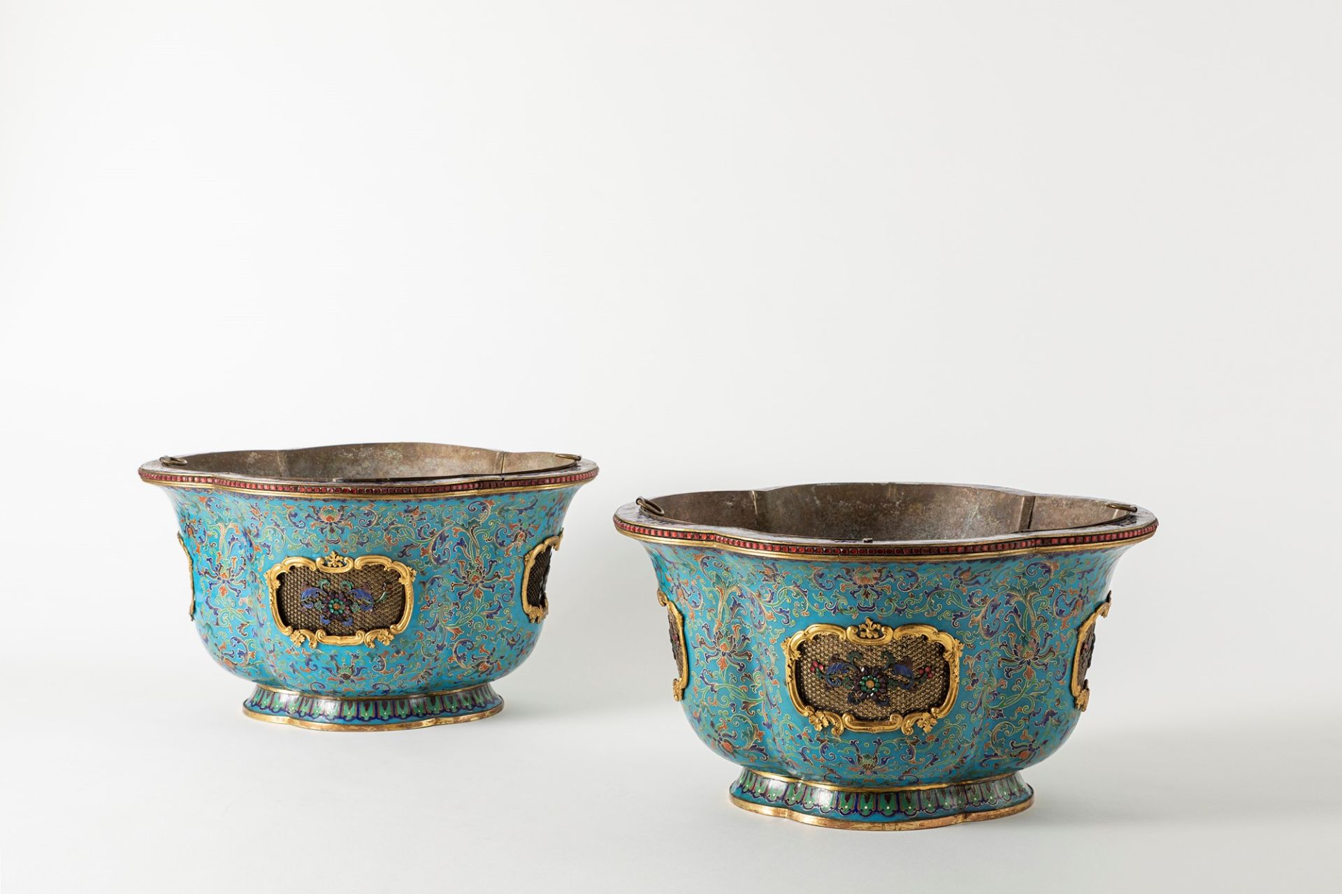 A pair of enamelled jardinieres. China, late 18th/ early 19th century