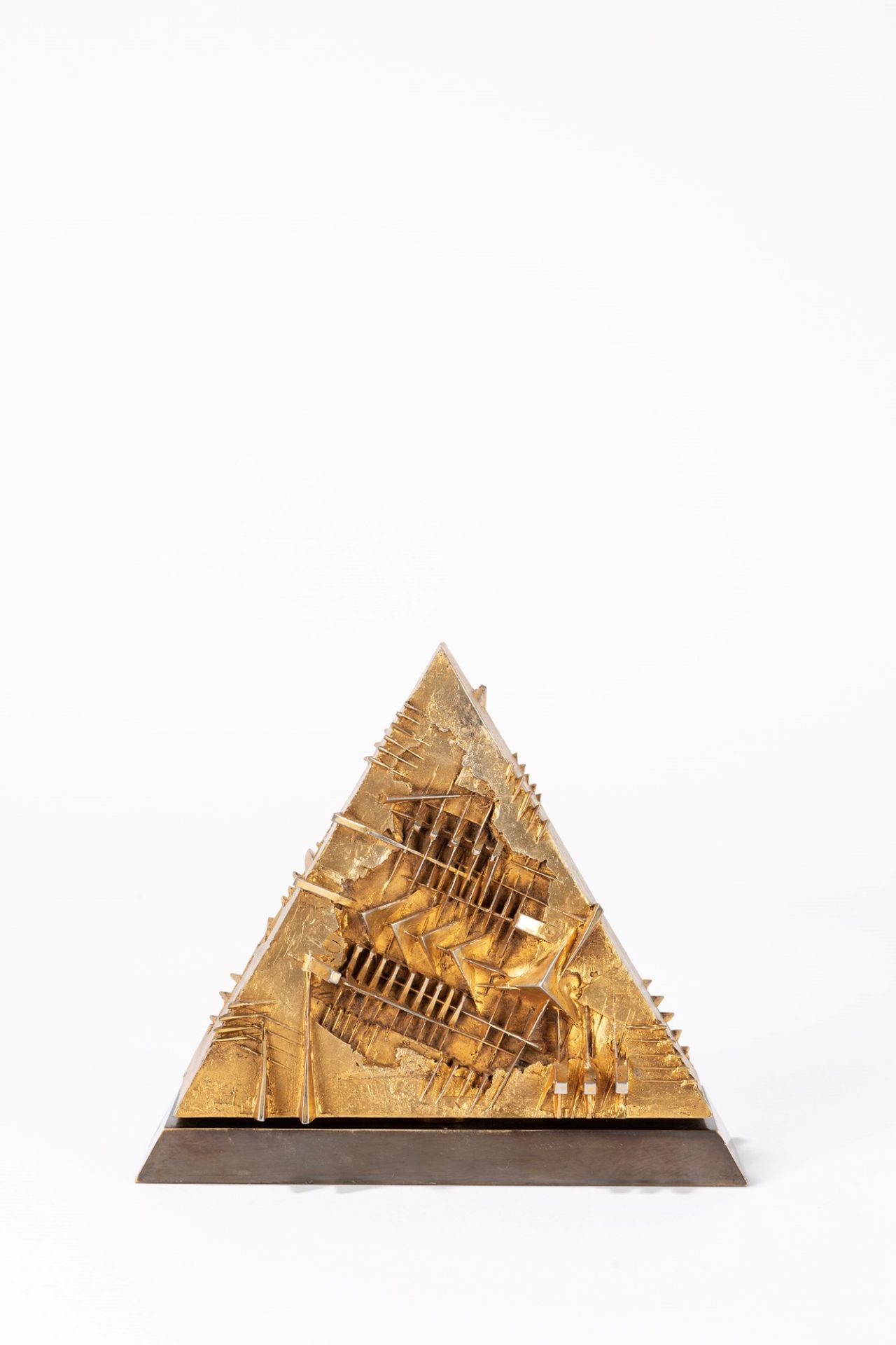 Arnaldo Pomodoro (Morciano di Romagna 1926) - Forma piramidale "Premio Marian Skubin", 1983-84