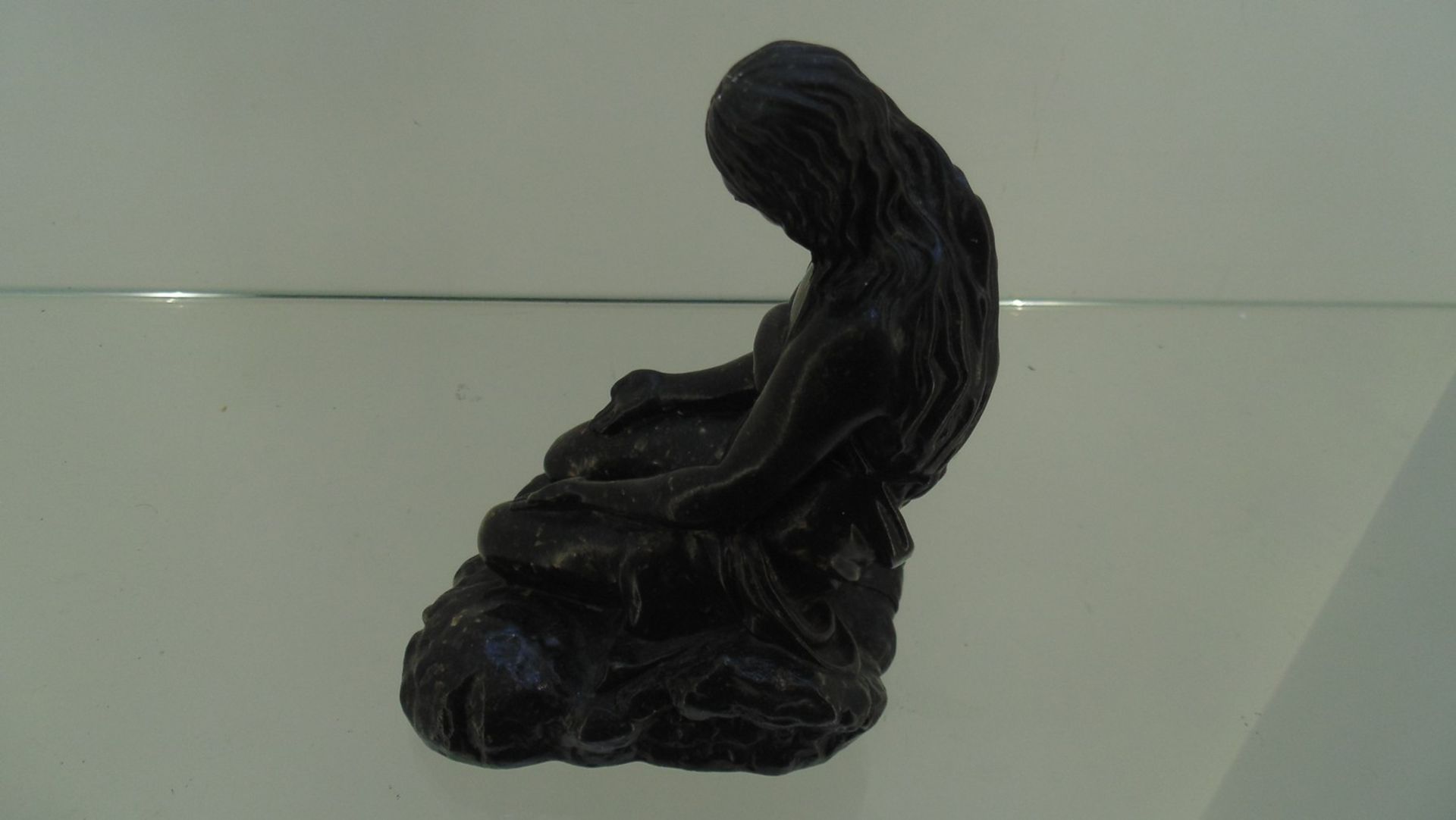 Bronzed Figure of a lady praying - Image 3 of 3