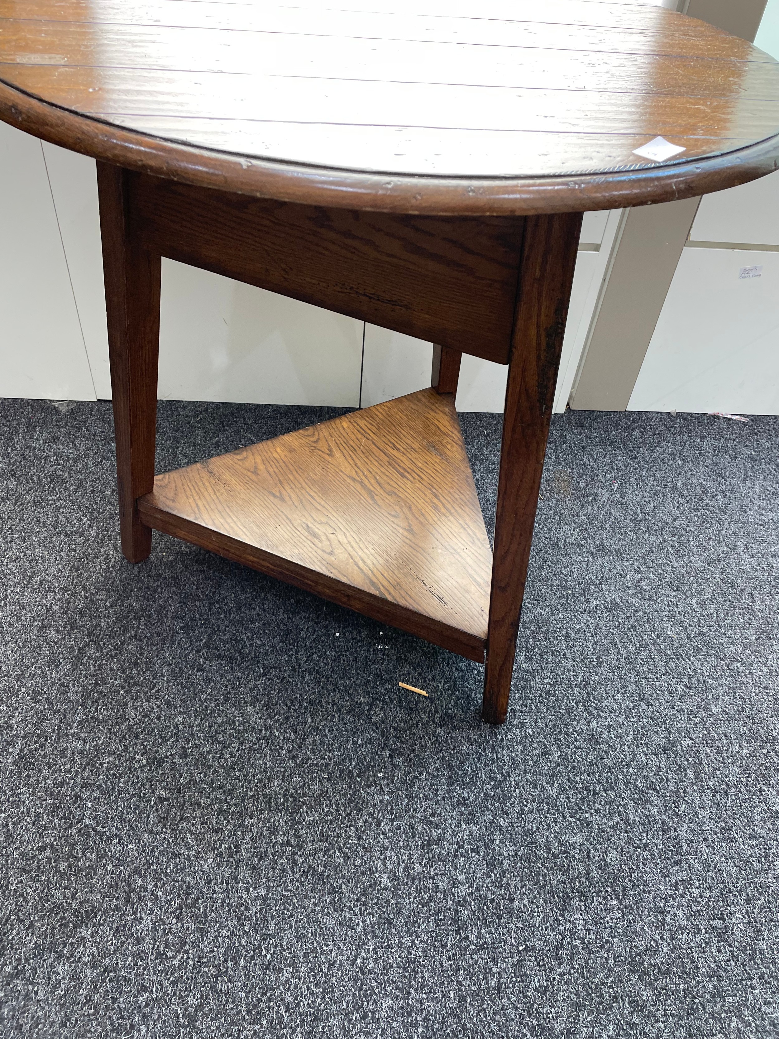 Round oak table - Image 2 of 4