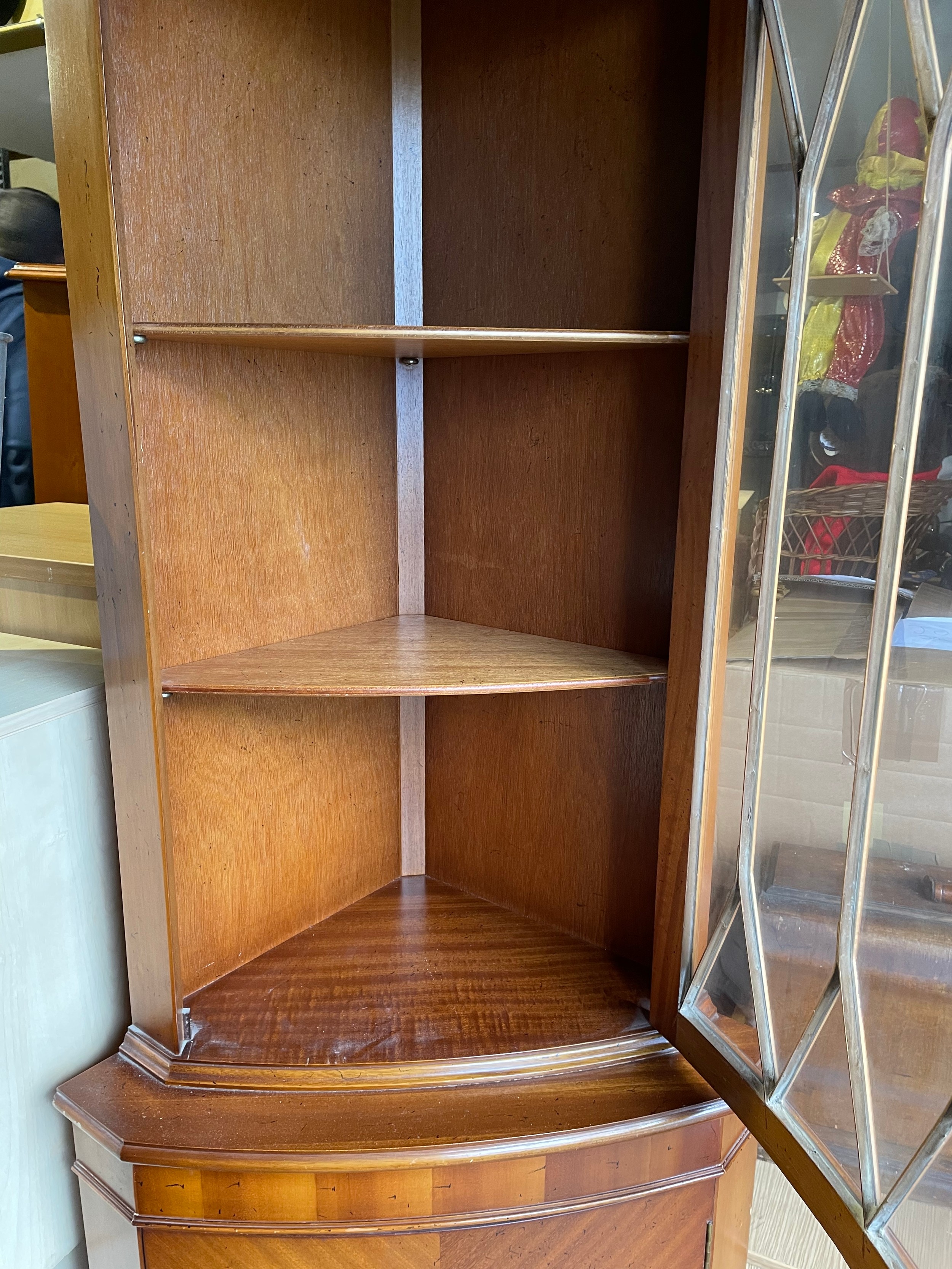 Walnut corner display unit - Image 3 of 3