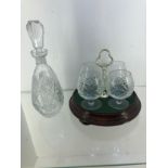 Crystal decanter and 4 glass on stand