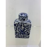 Blue and white tea caddy