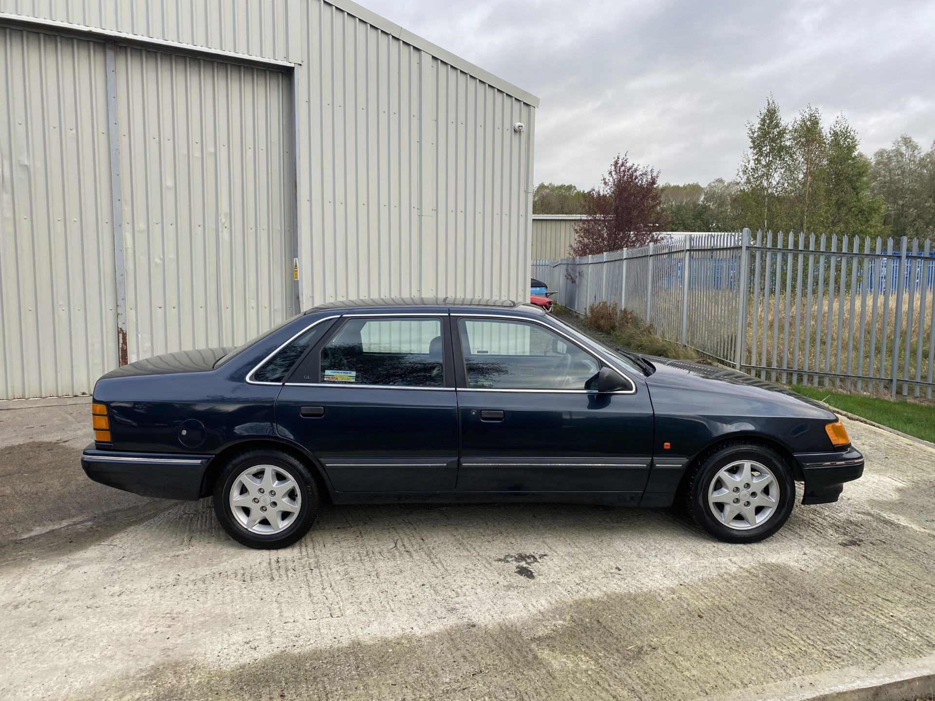 Ford Granada 2.0 GL - Image 3 of 40