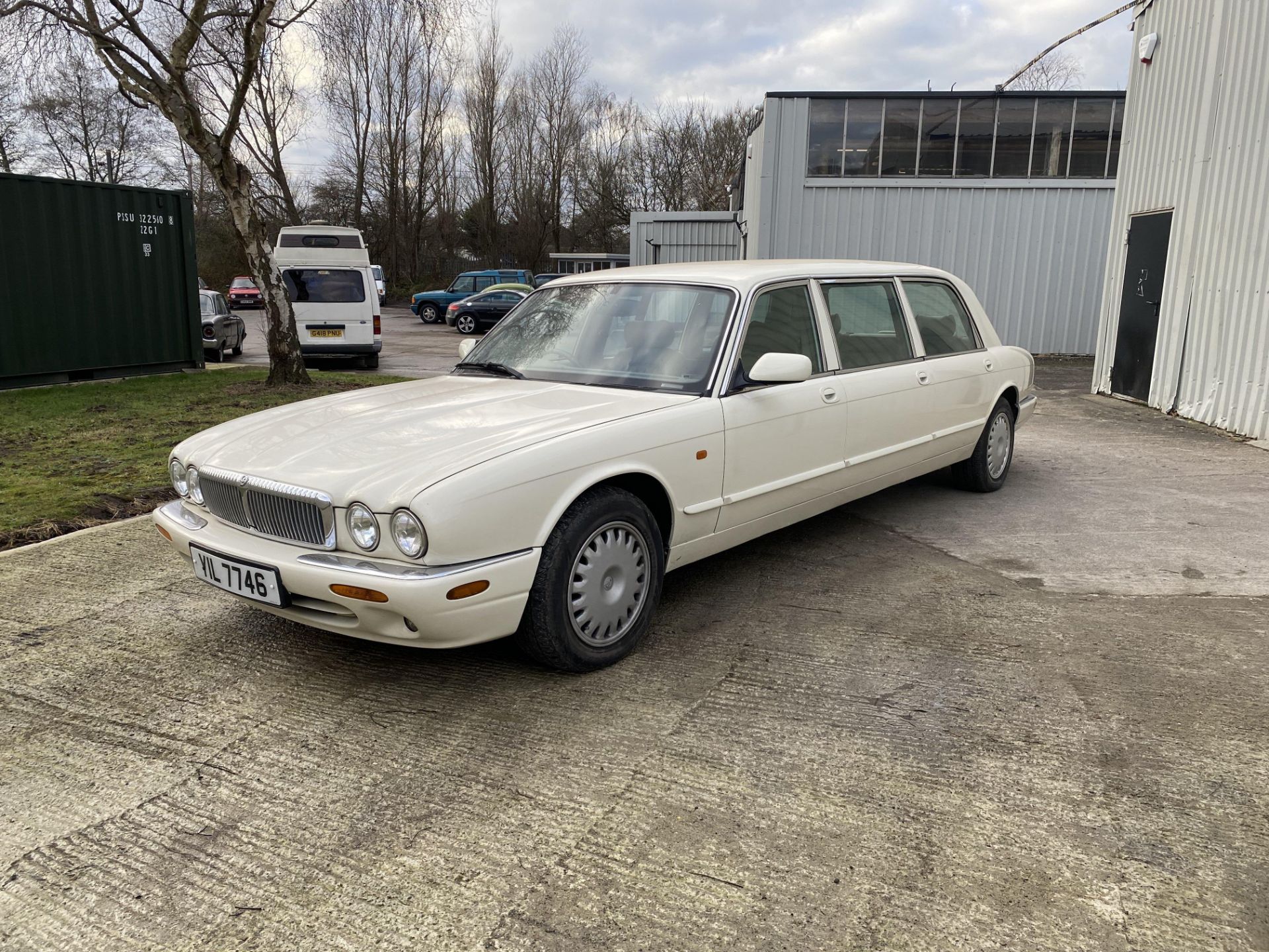 Daimler V8 6 Door Limo - Image 15 of 33