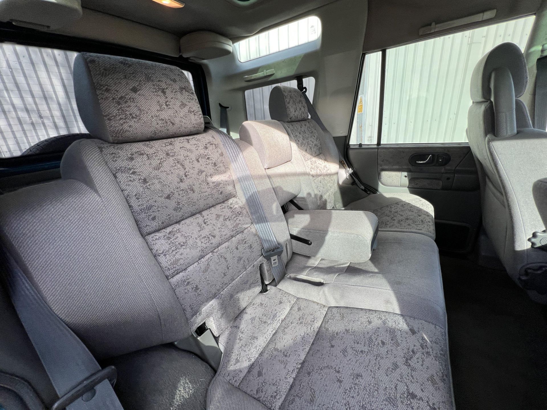 Land Rover Discovery - Image 23 of 35