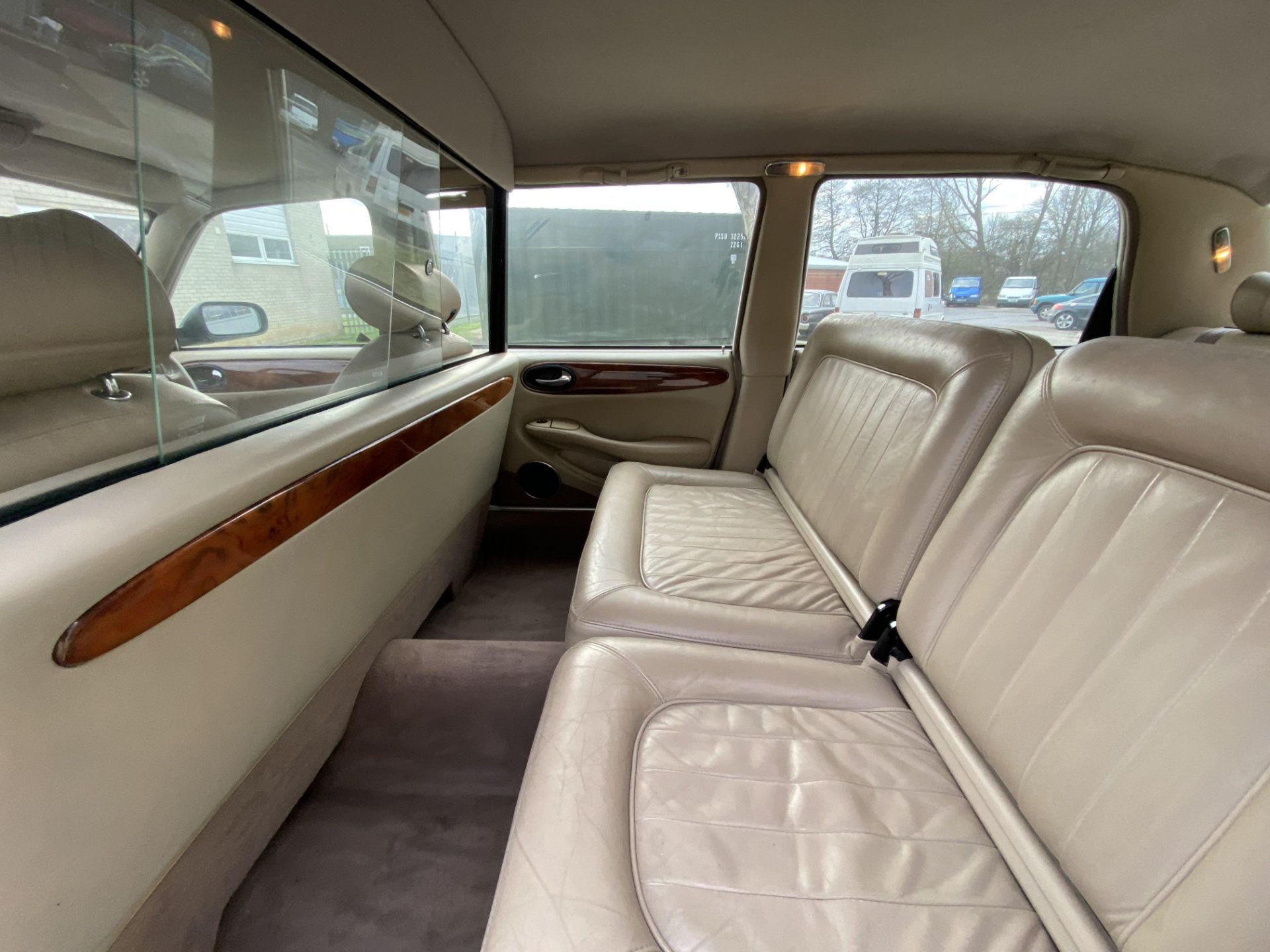 Daimler V8 6 Door Limo - Image 29 of 33